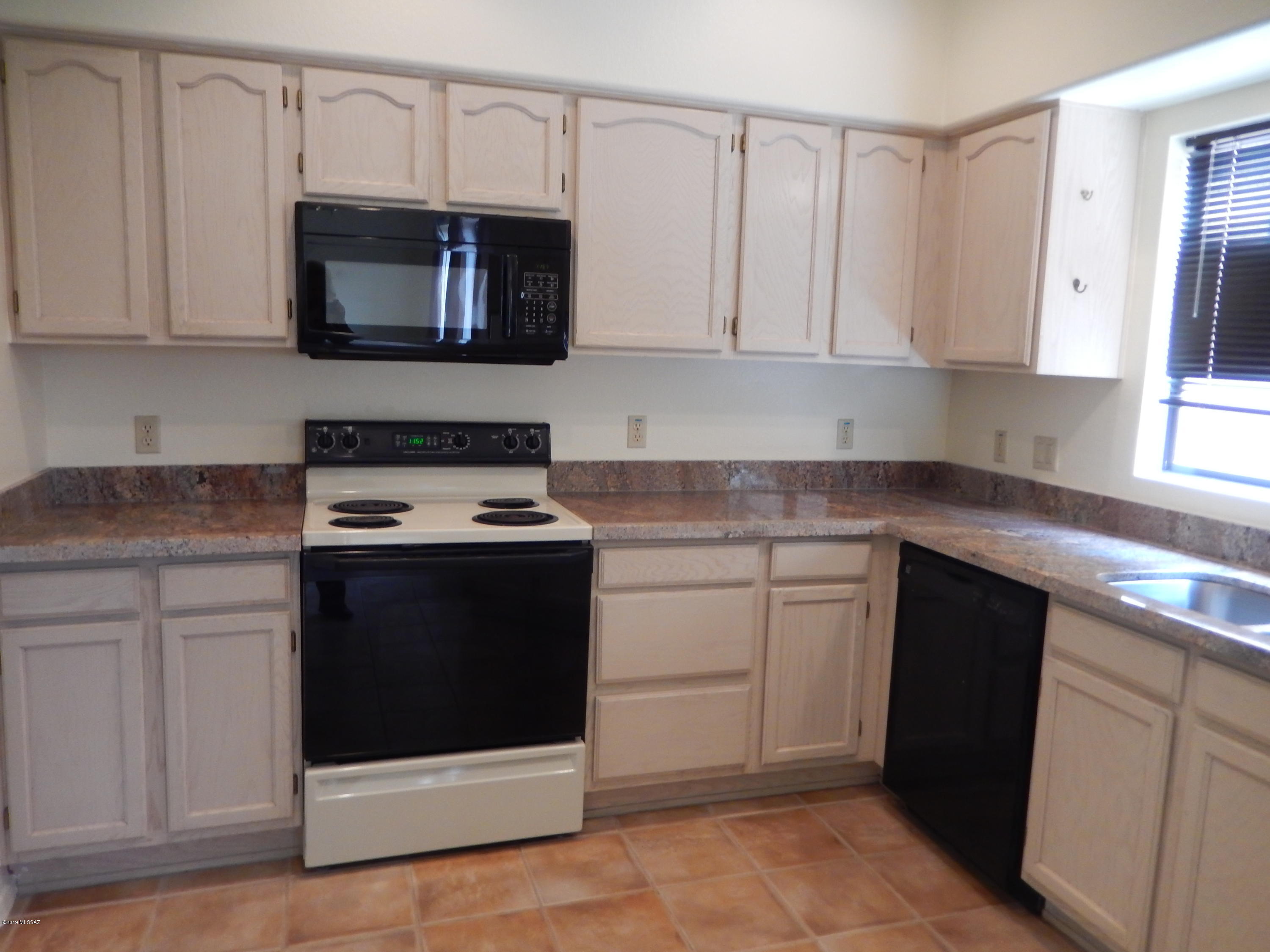 San Ignacio Vistas (101-113,224-228) - Residential