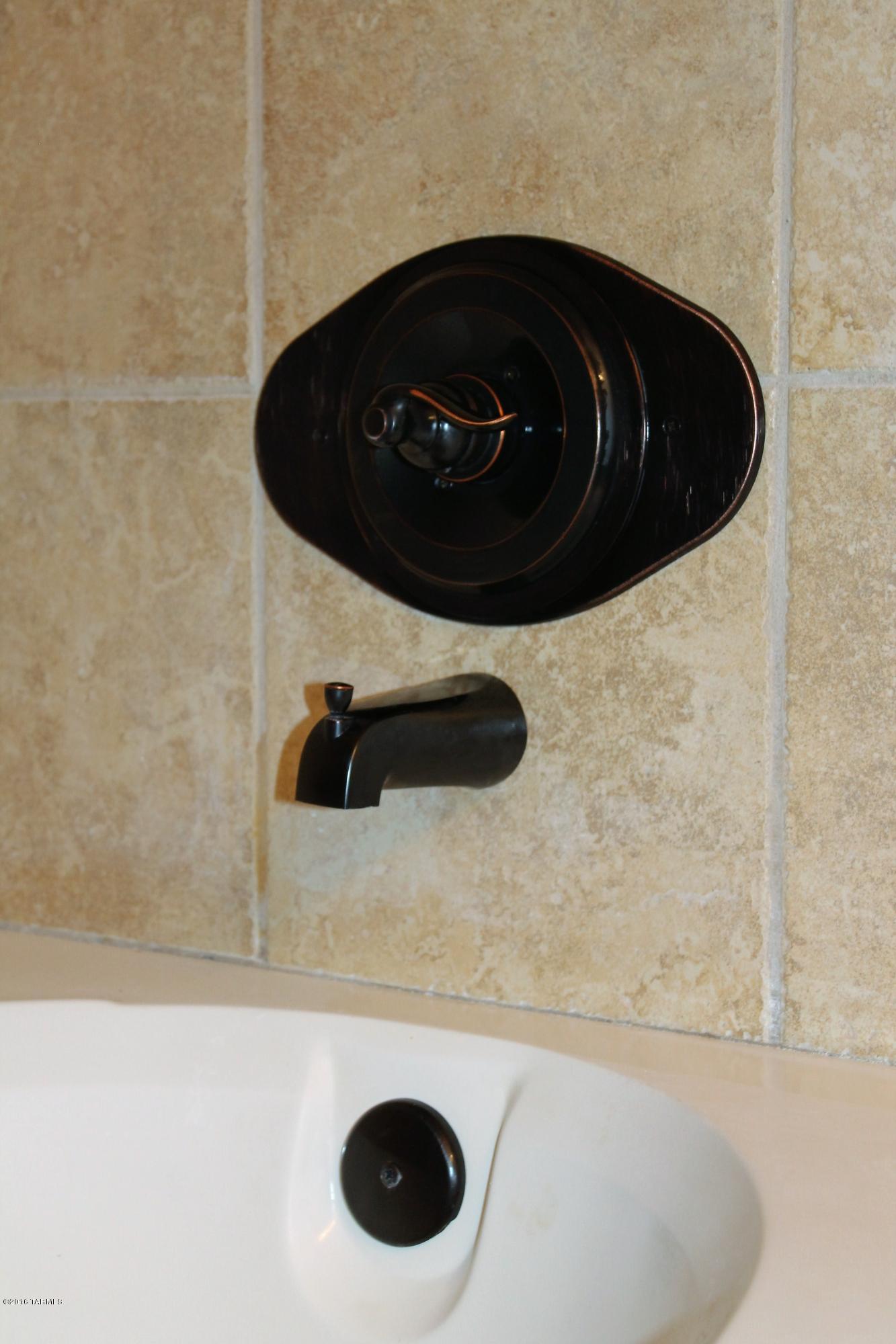 Pinnacle Canyon Condominium - Residential