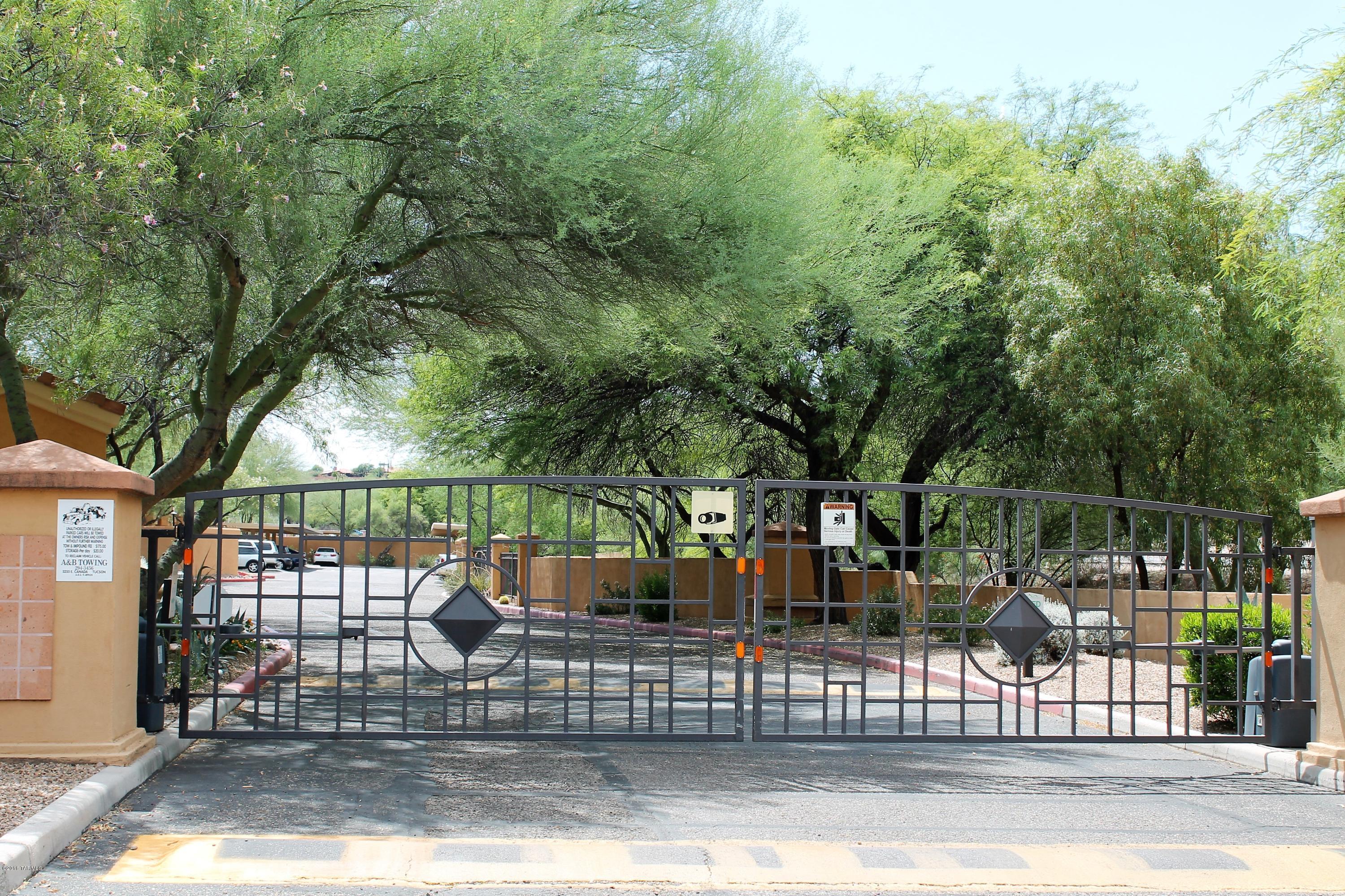 Pinnacle Canyon Condominium - Residential