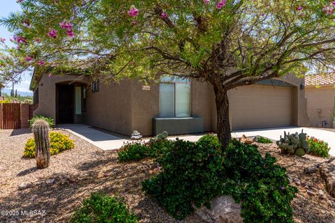 Photo of 12616 N New Reflection Drive, Marana, AZ 85658 (MLS # 22521225)