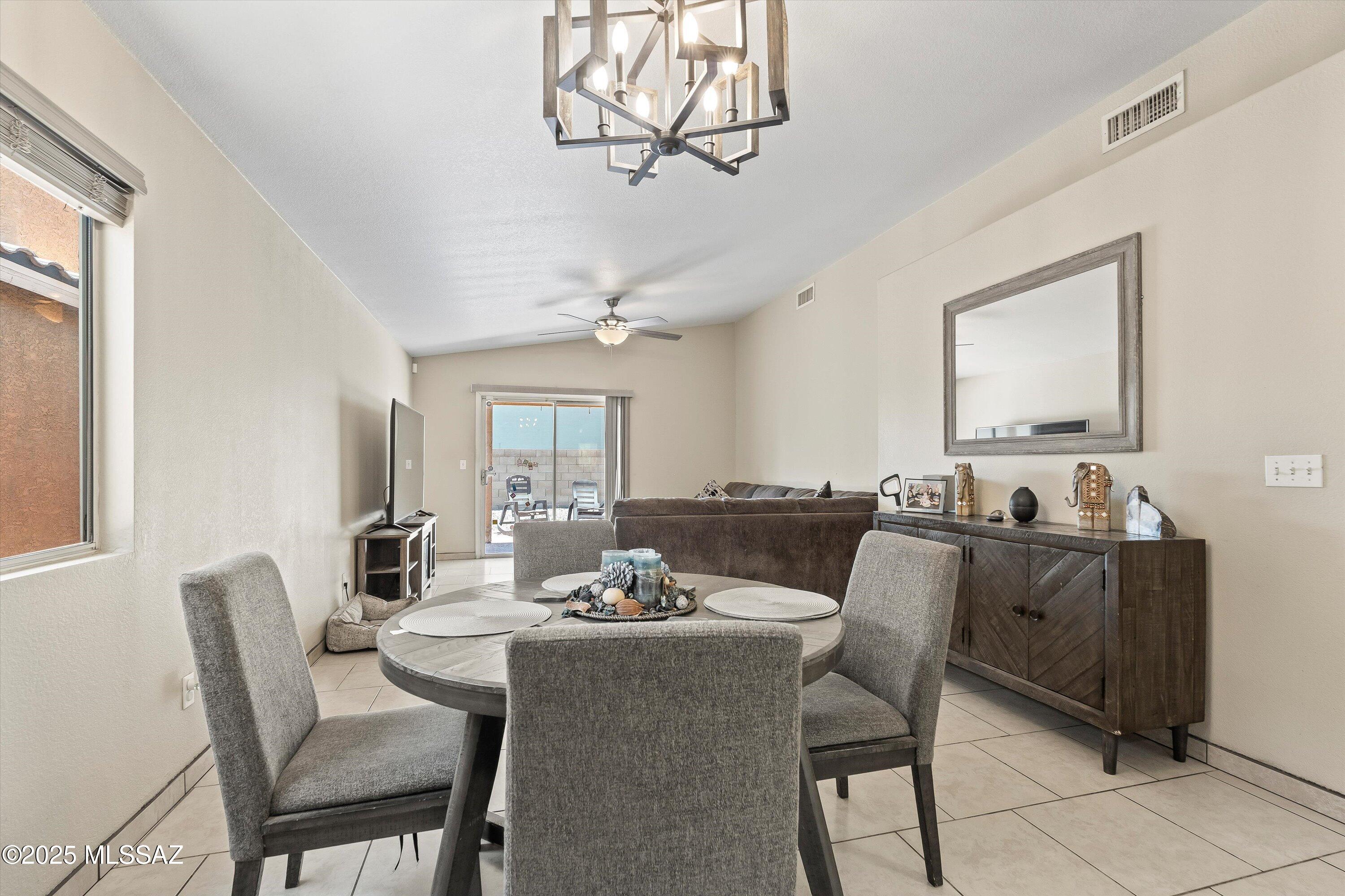 2129 W Splitwood Place