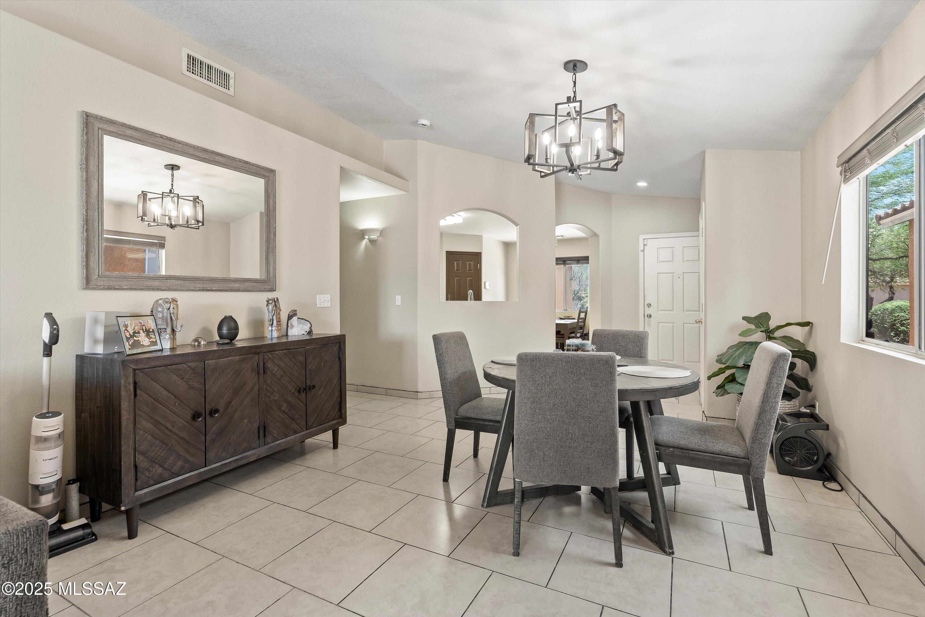 2129 W Splitwood Place