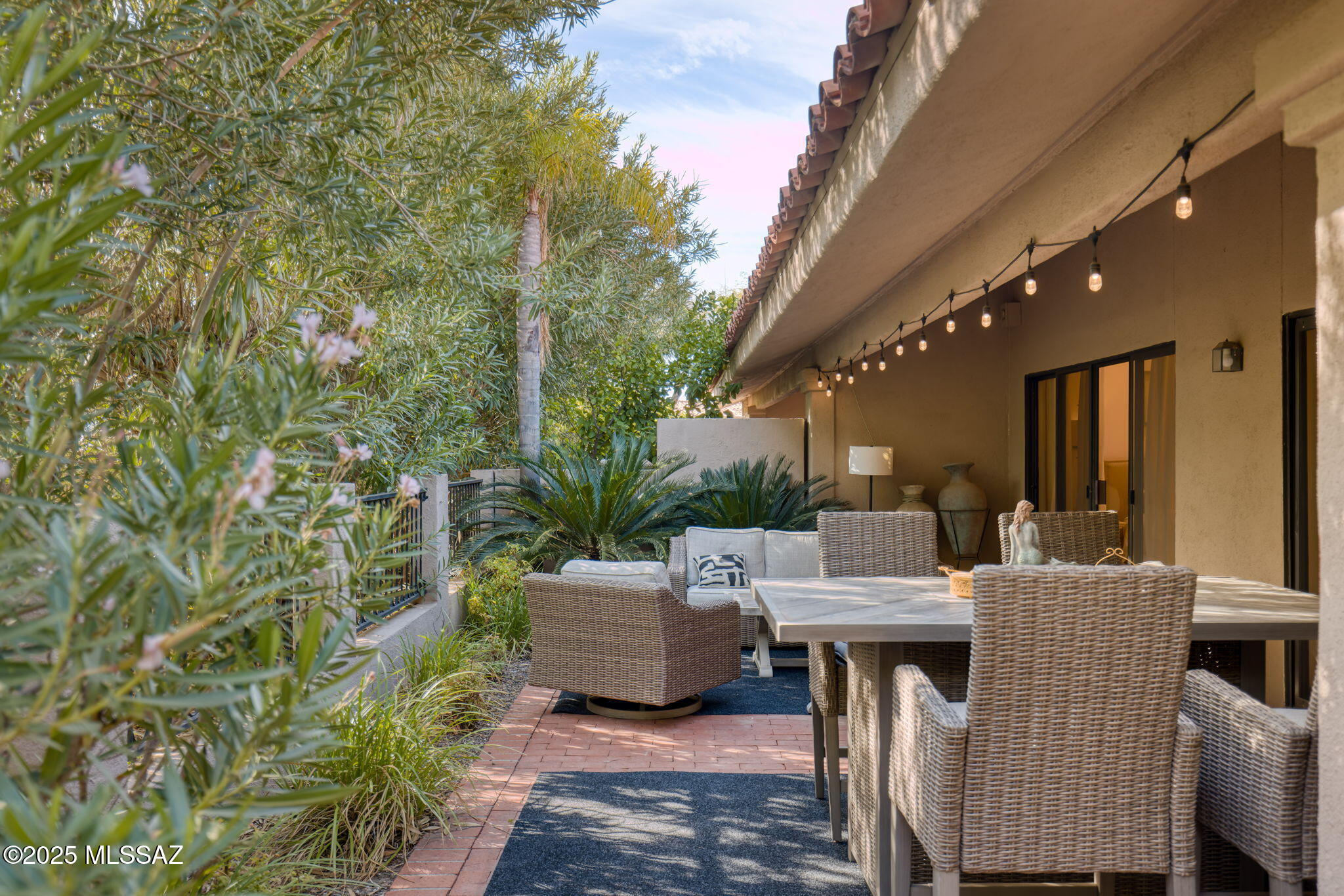 Las Palomitas - Residential
