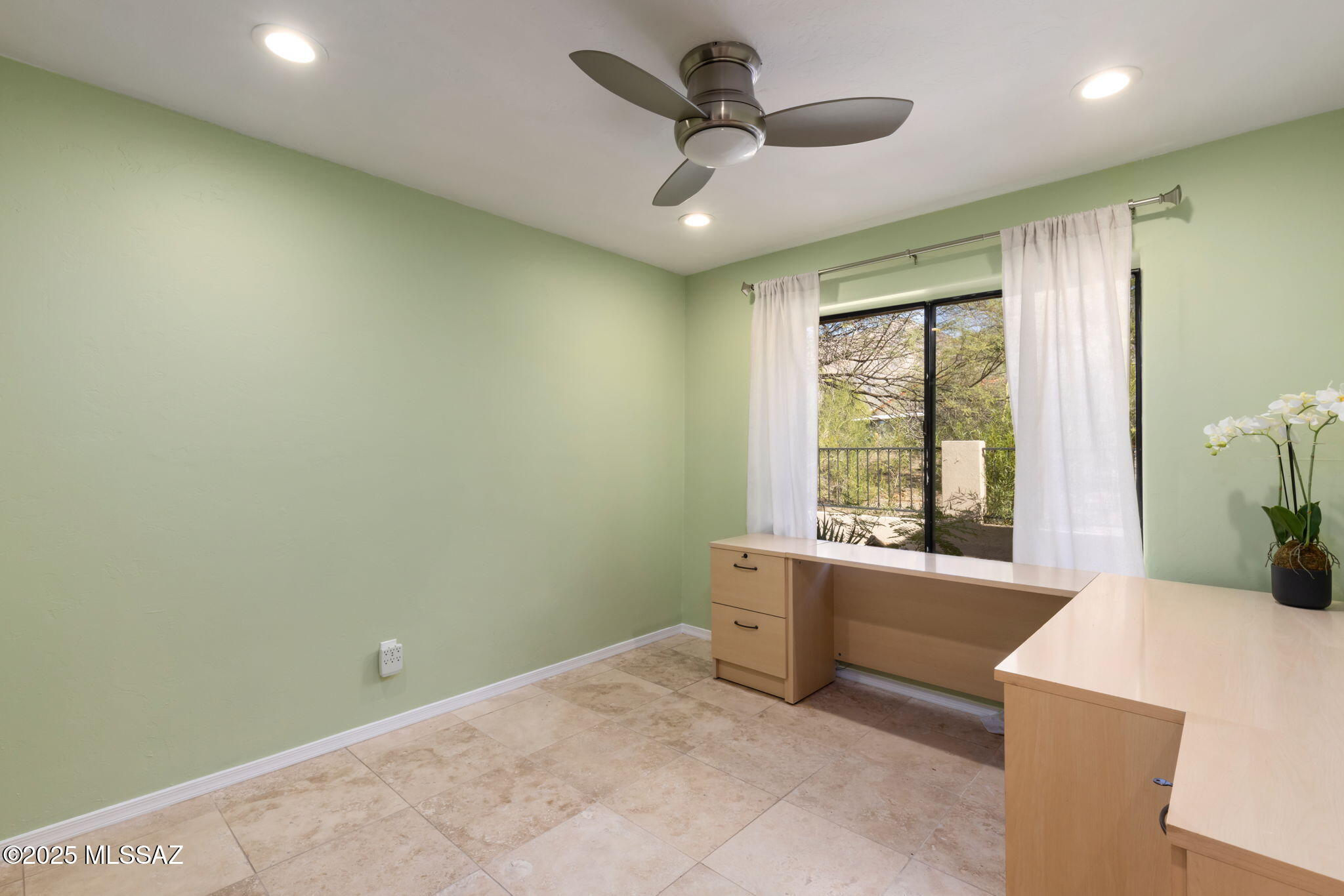 Las Palomitas - Residential