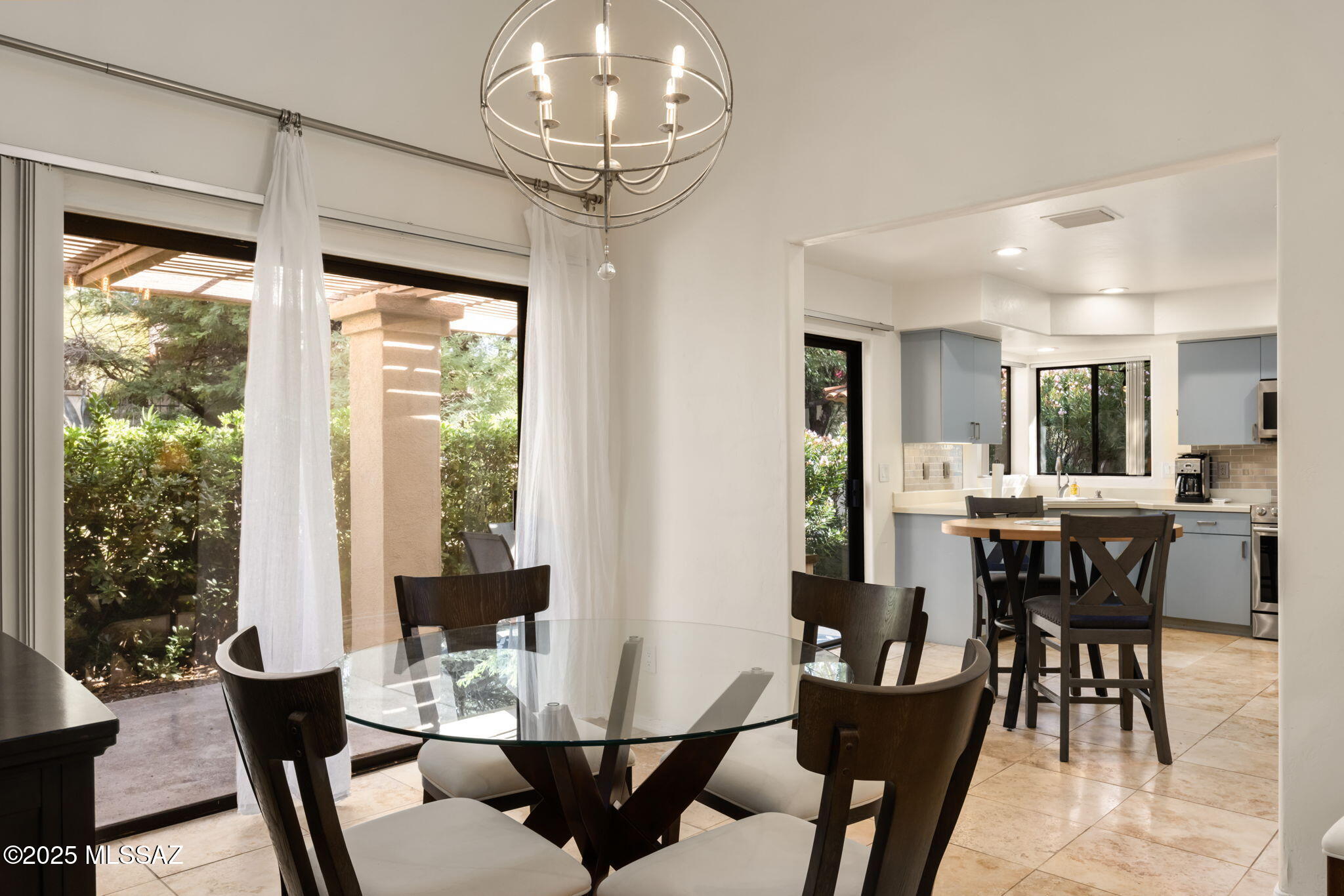 Las Palomitas - Residential