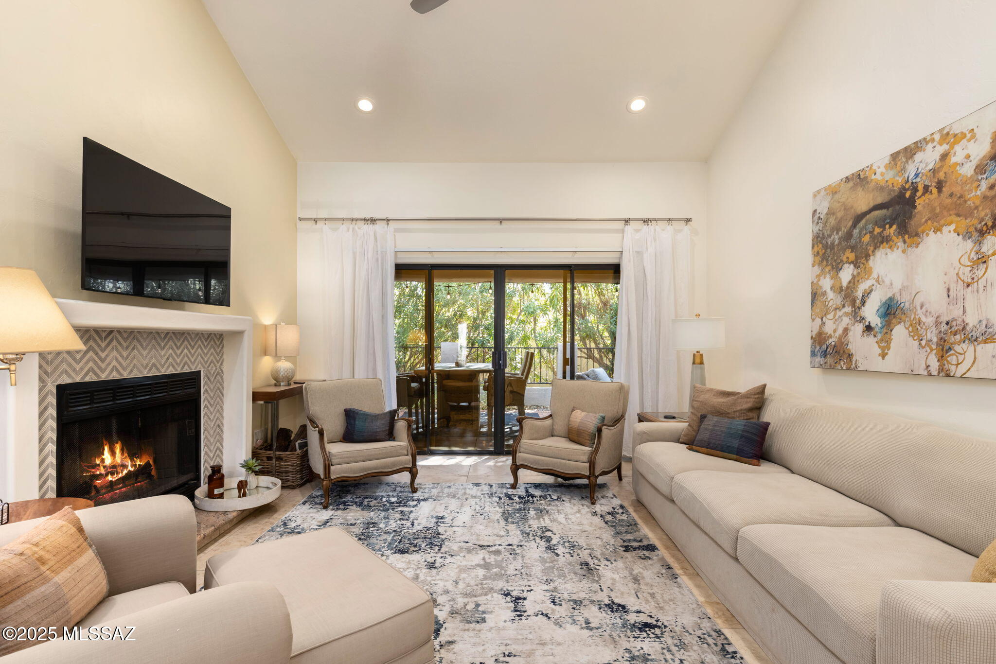 Las Palomitas - Residential