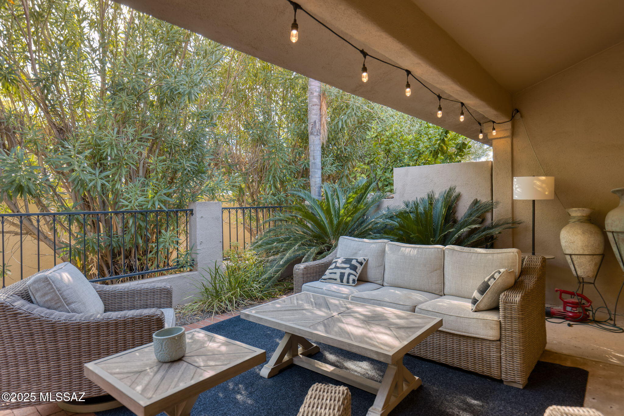 Las Palomitas - Residential