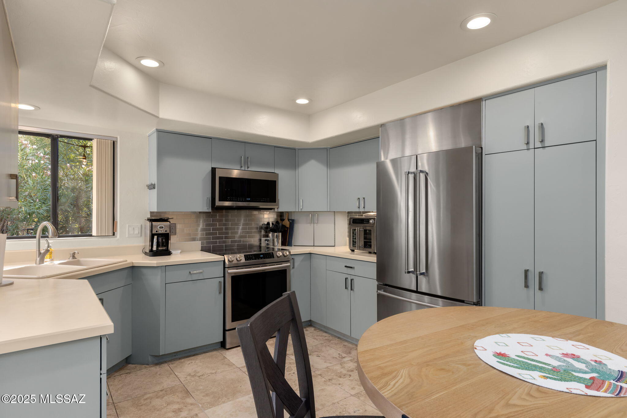 Las Palomitas - Residential