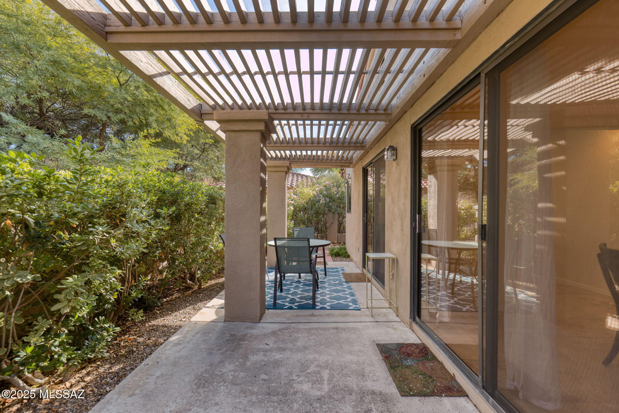 Las Palomitas - Residential