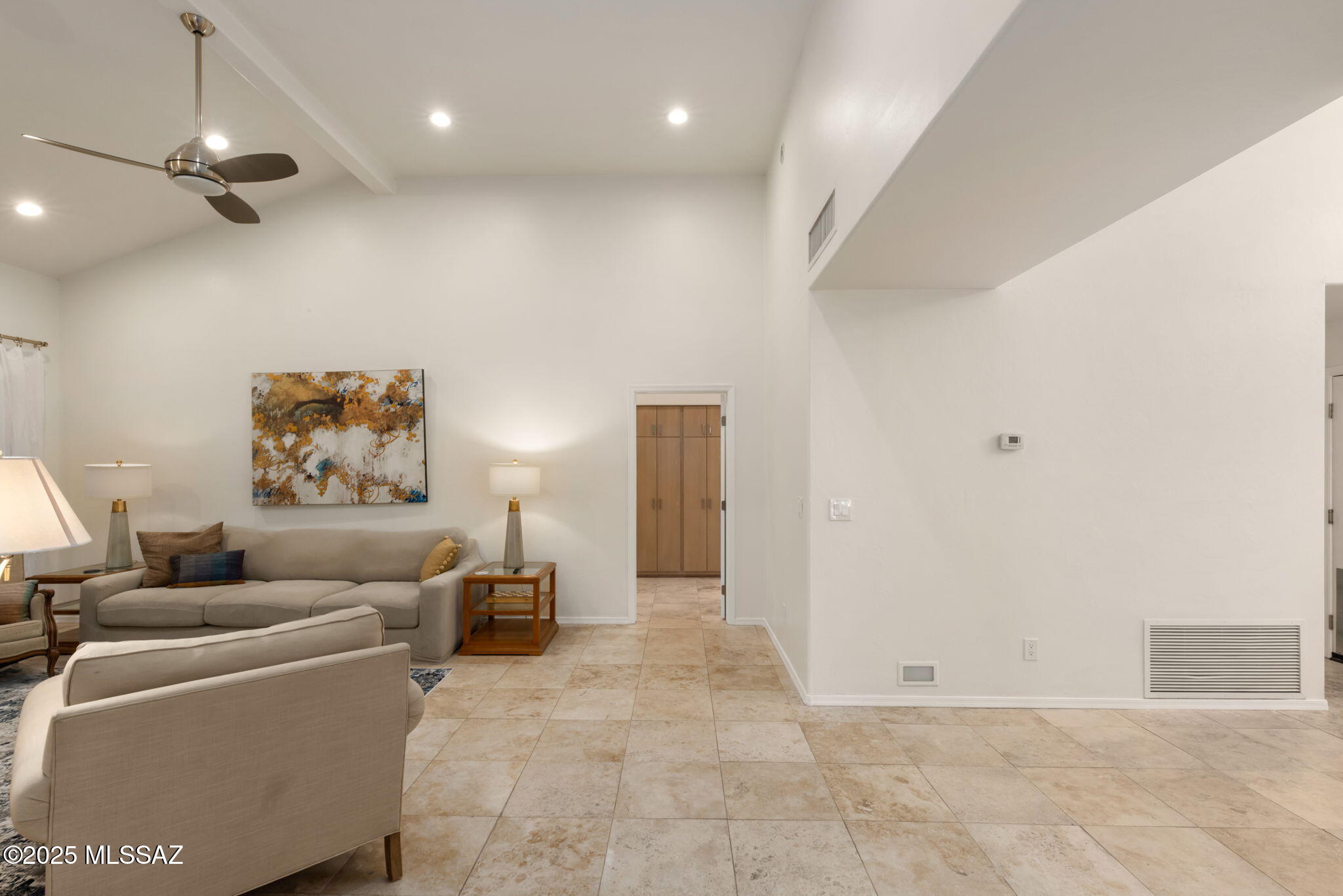 Las Palomitas - Residential
