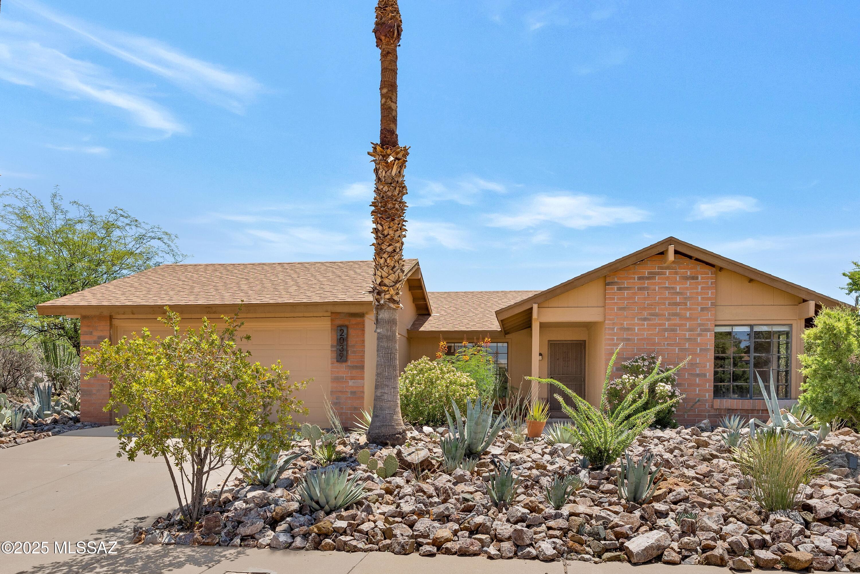 2039 S Cerro Drive