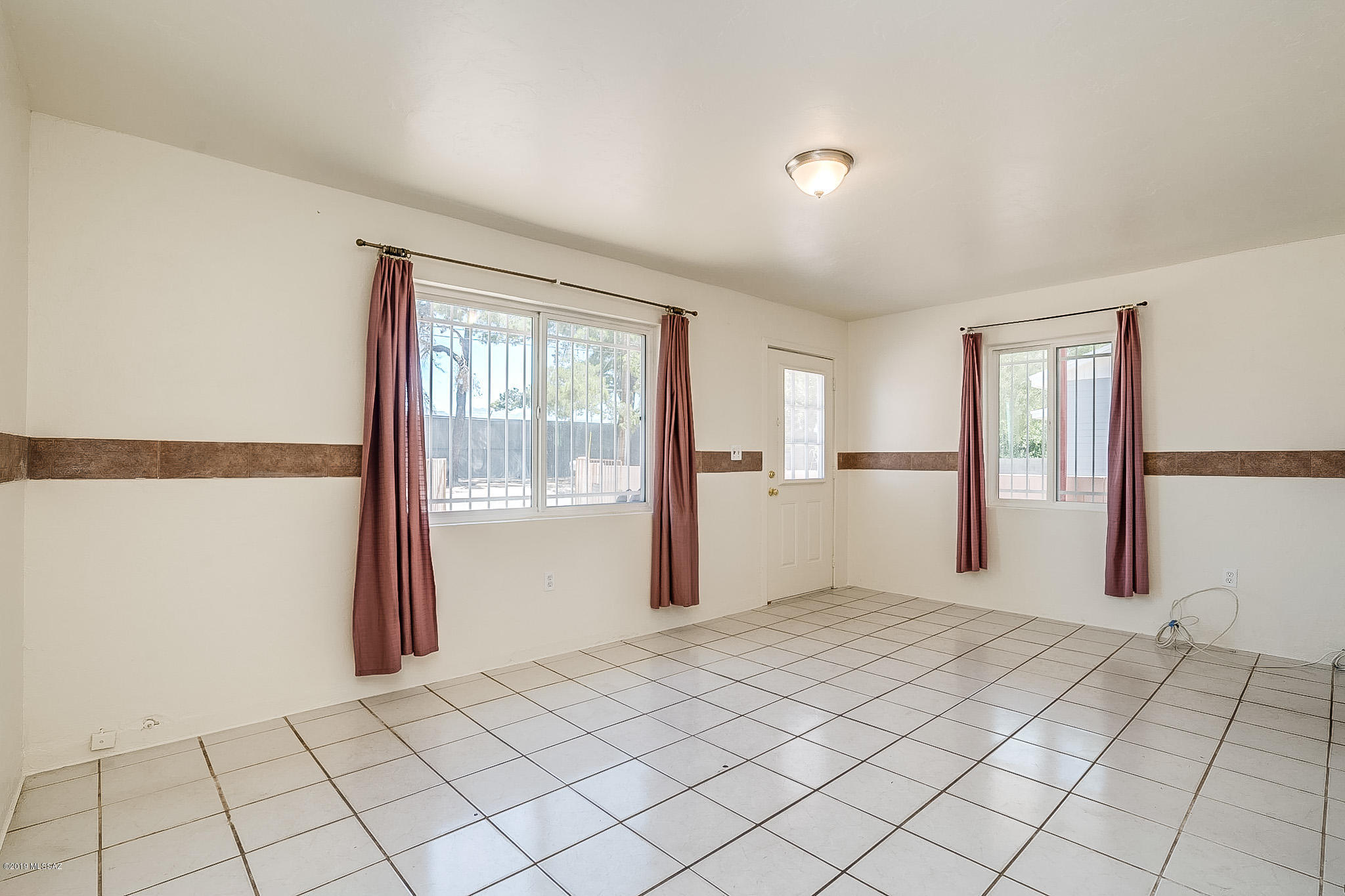 Country Club Manor - Residential