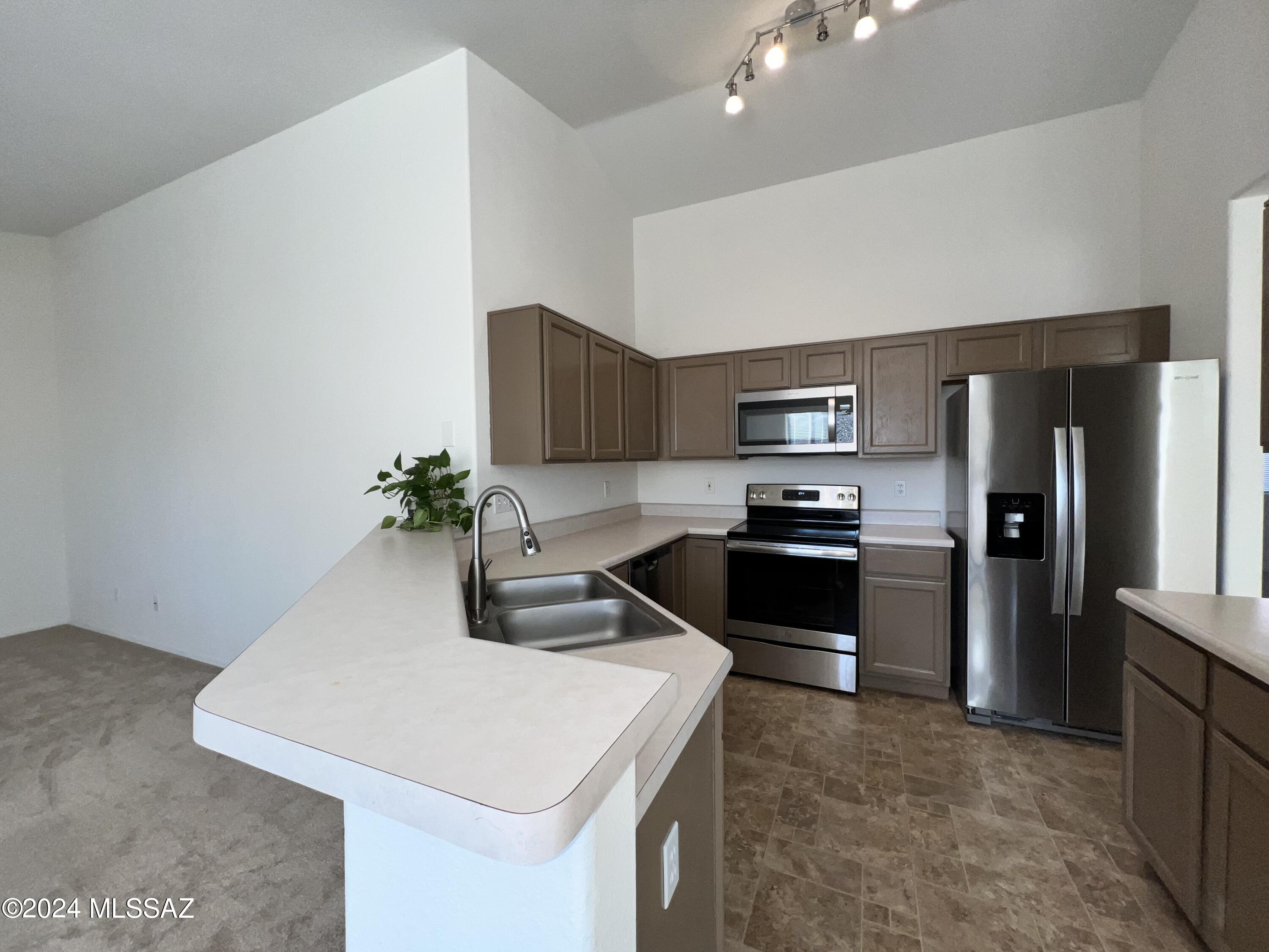 Hidden Vista (1-147) - Residential Lease