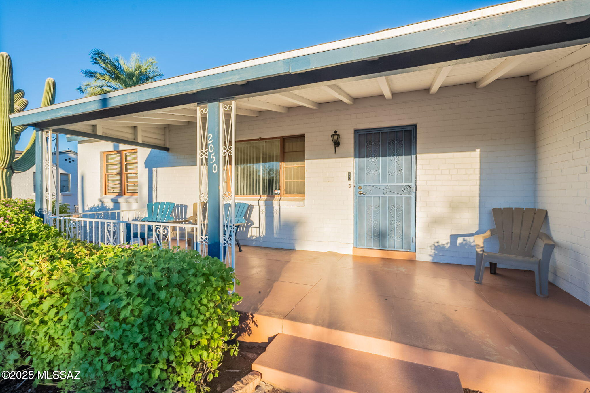 2050 N Campbell Avenue