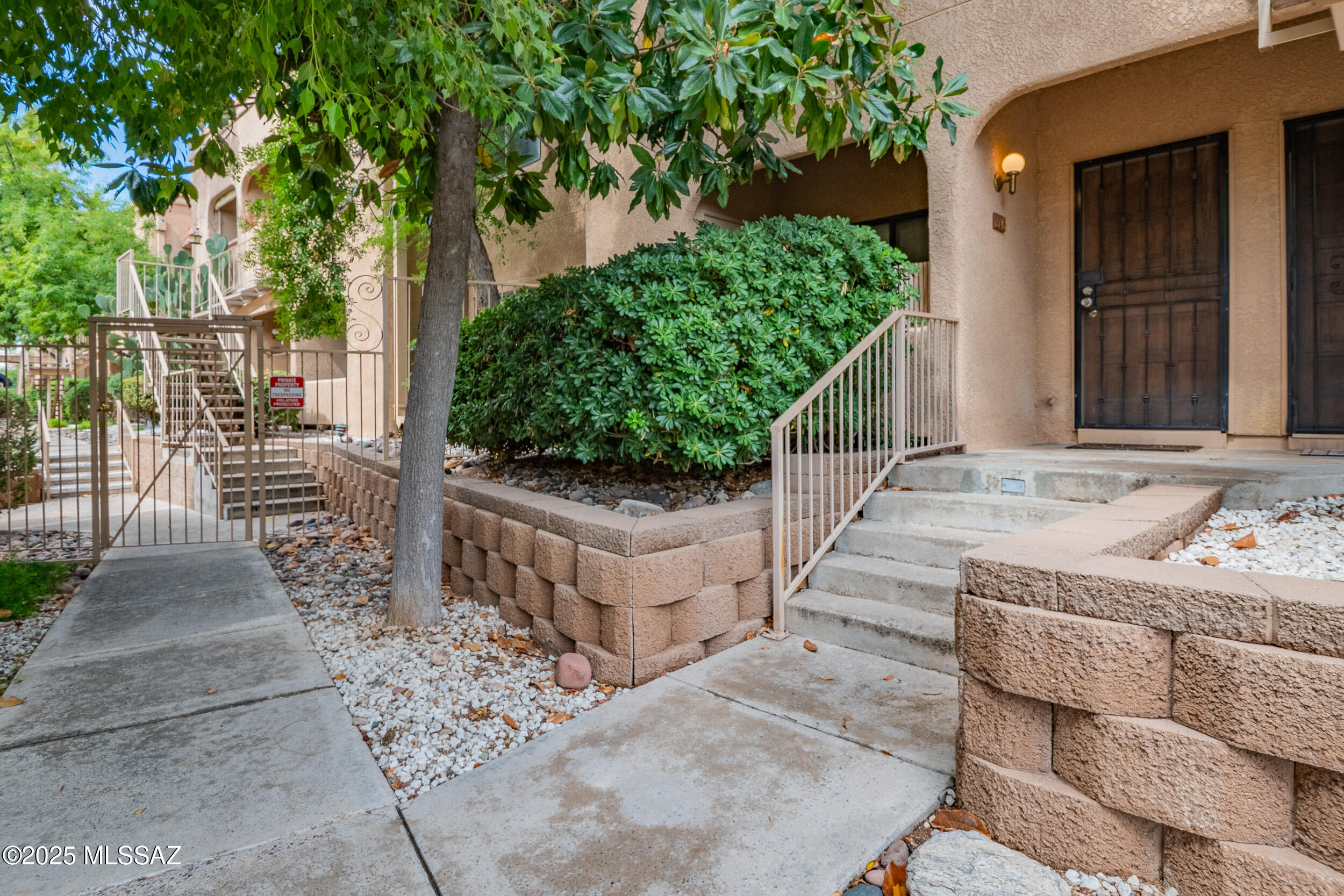 5750 N Camino Esplendora 116