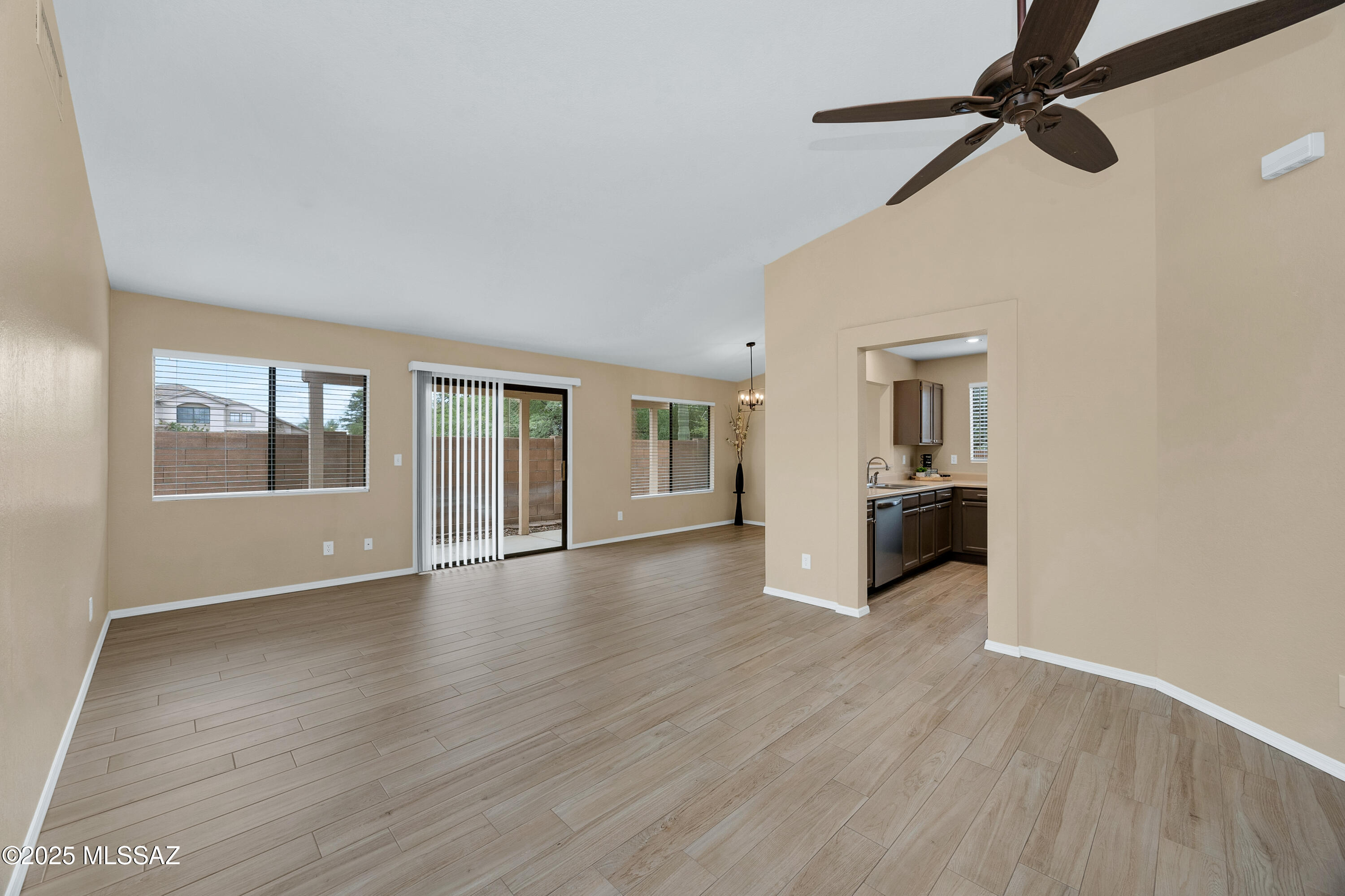 Country Club(1-221) - Residential