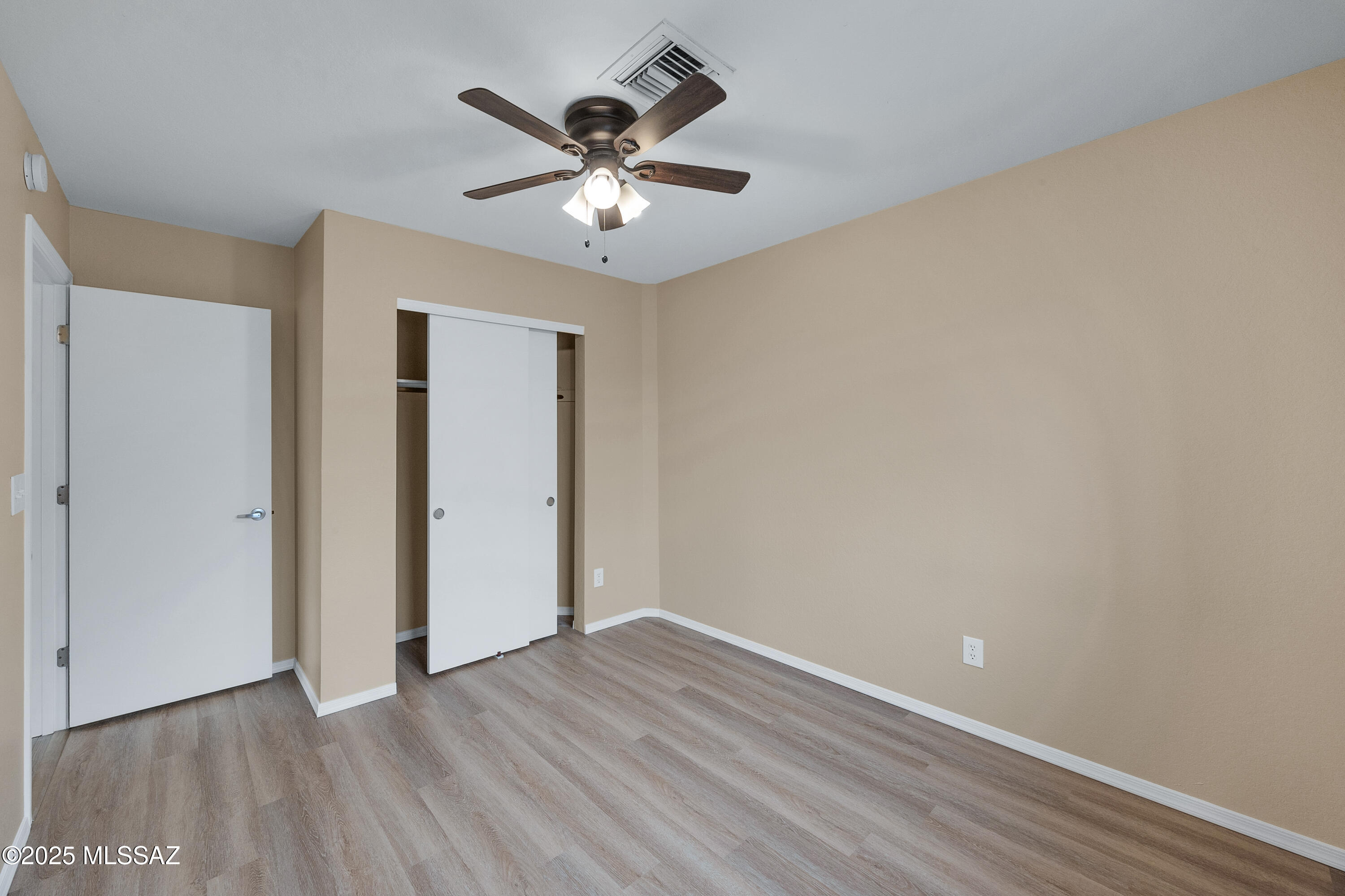 Country Club(1-221) - Residential