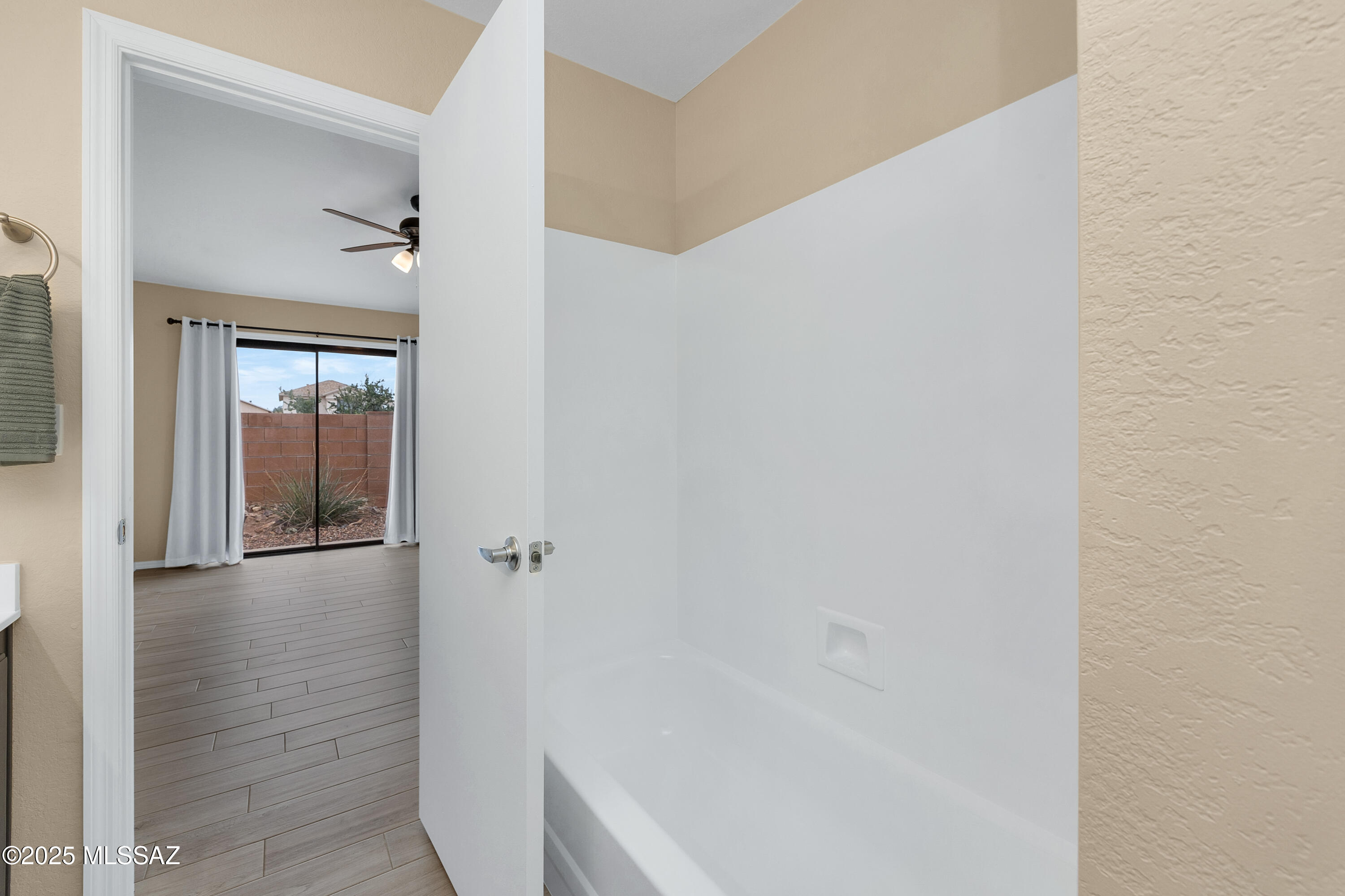 Country Club(1-221) - Residential