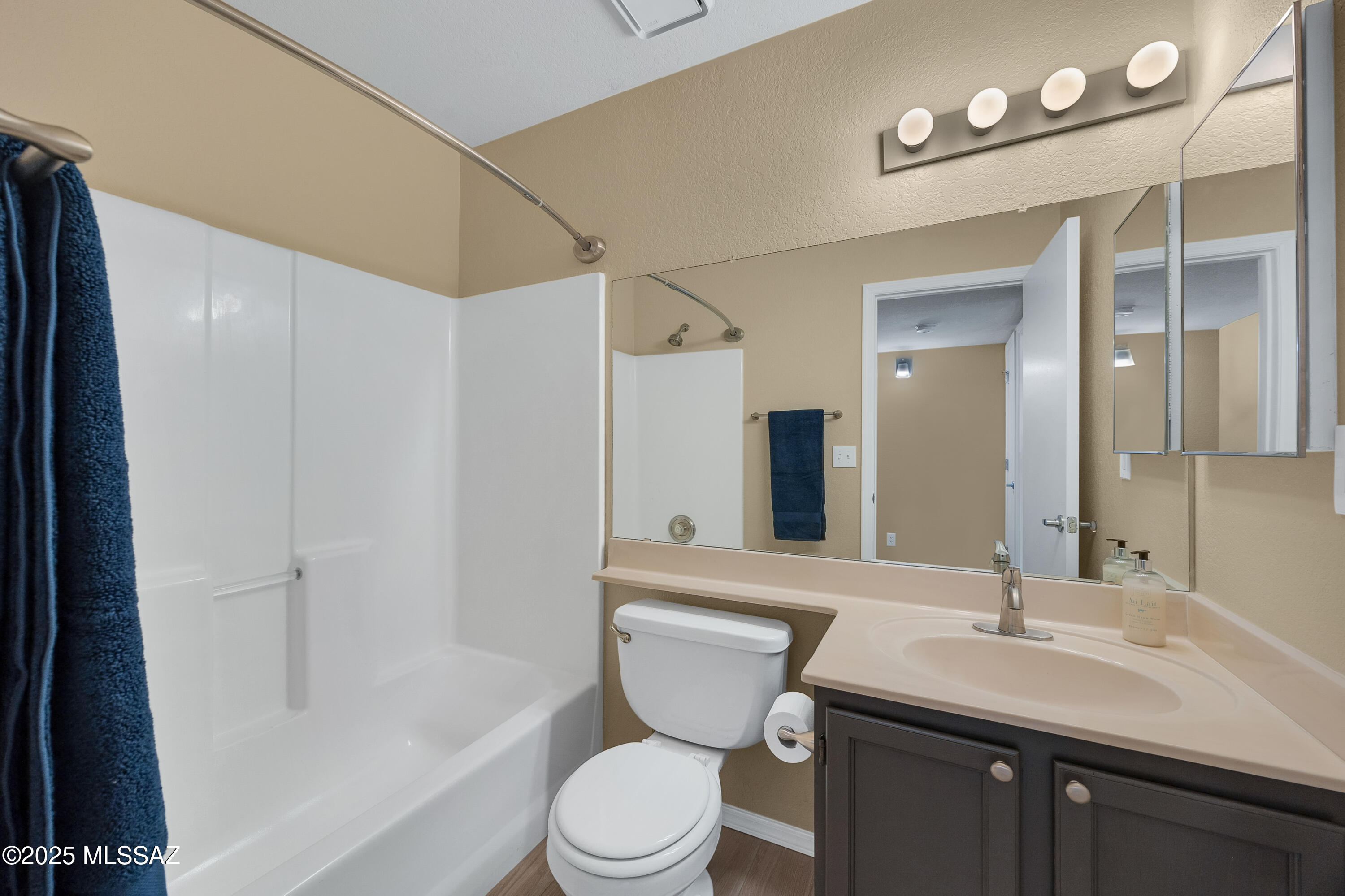 Country Club(1-221) - Residential