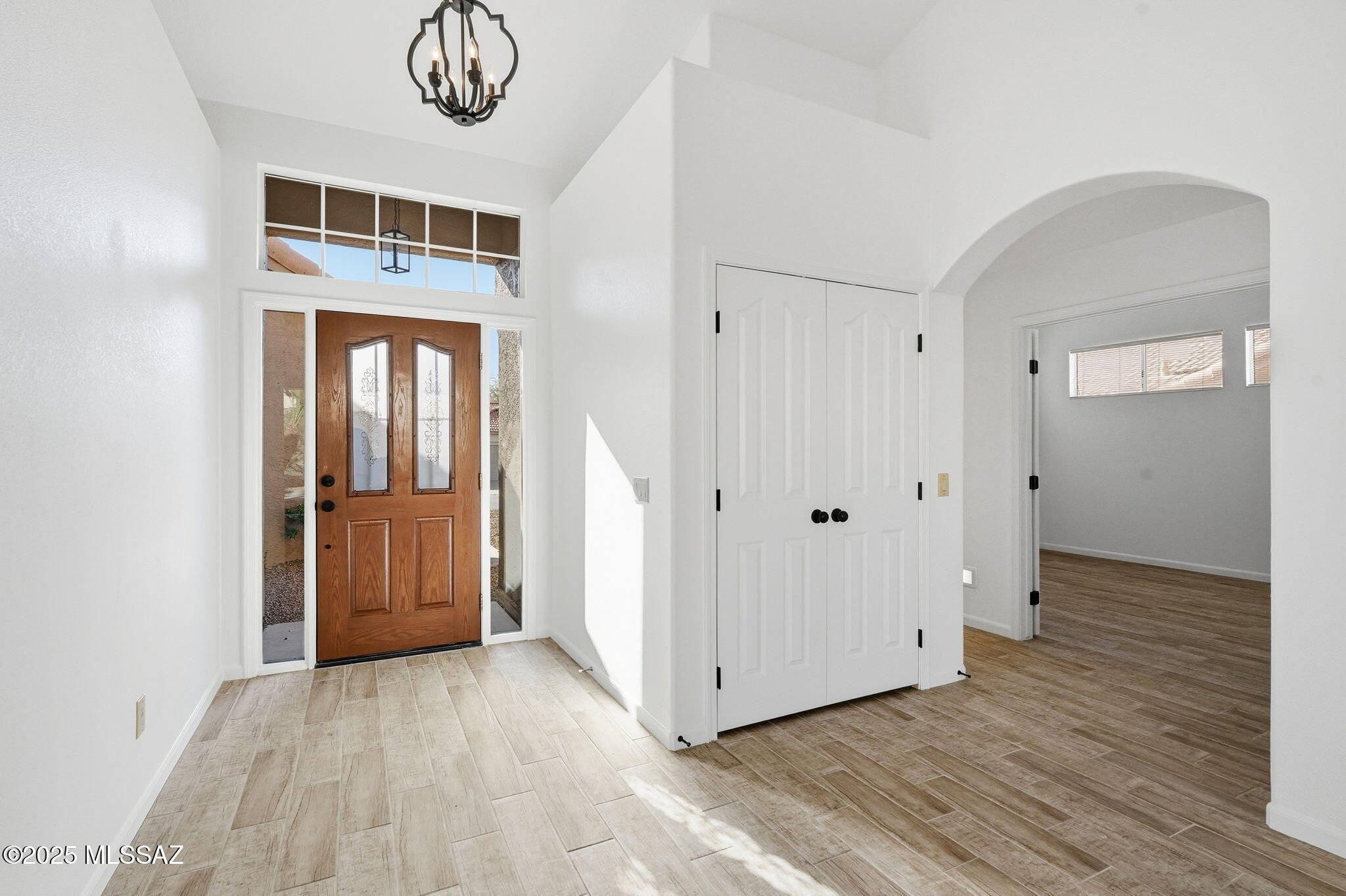 64384 E Round Robin Lane