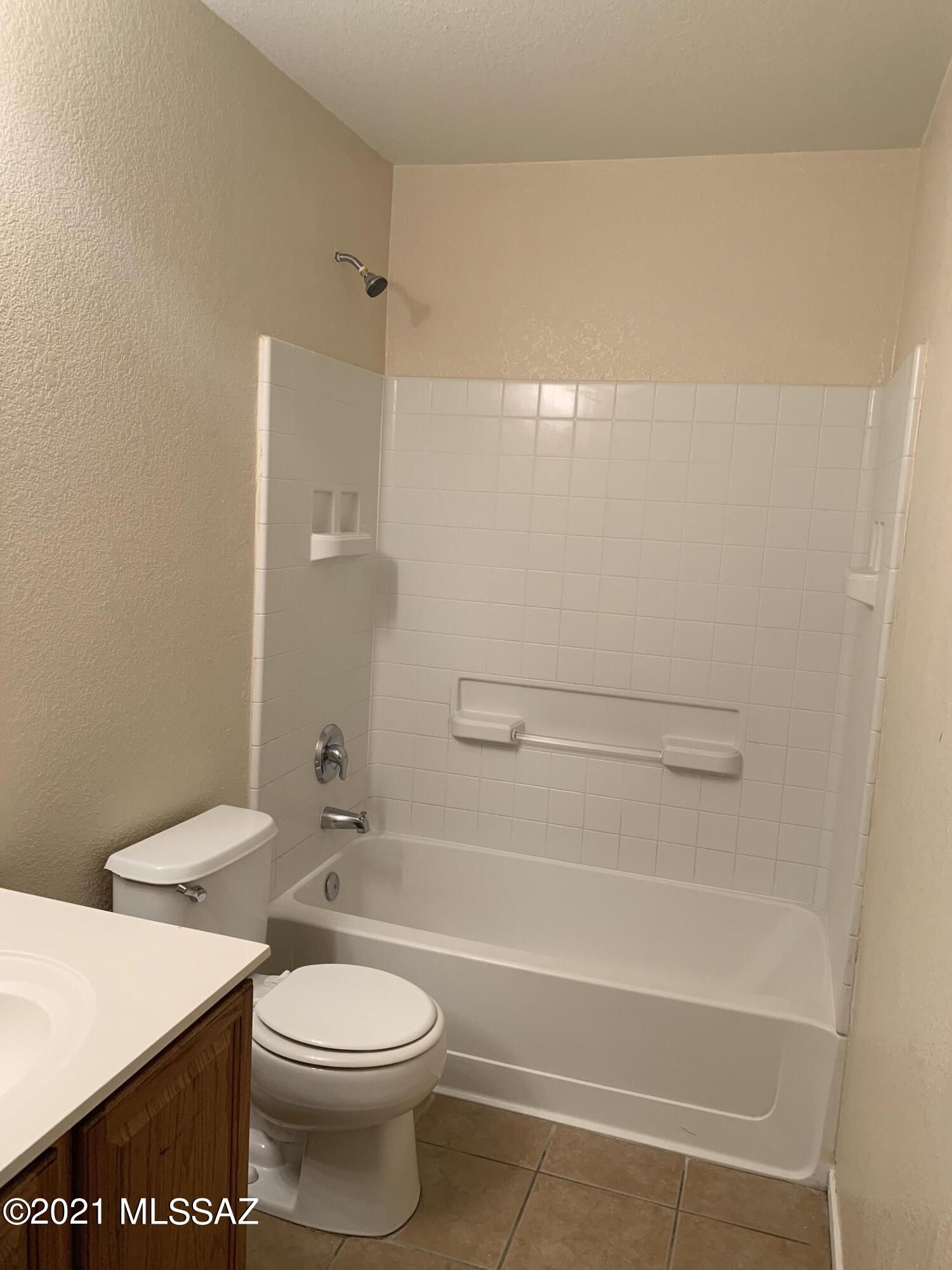 Casa De Kino Phase IV (207-223) - Residential