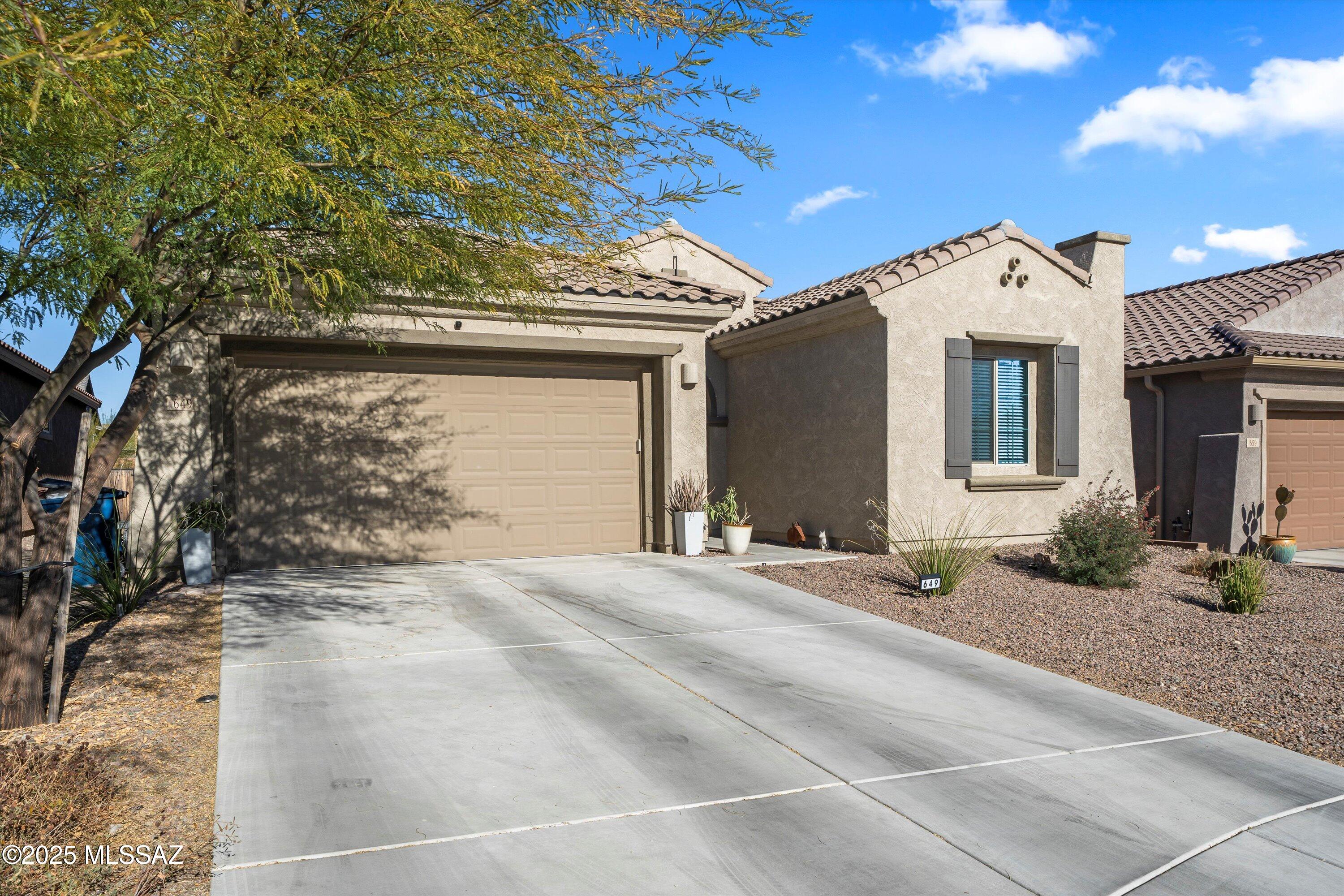 649 E Barun Vly Place
