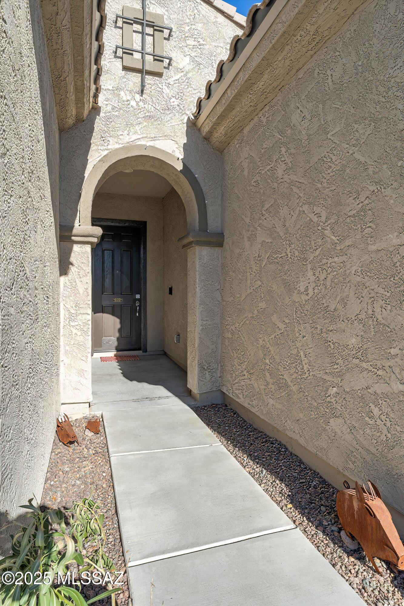 649 E Barun Vly Place