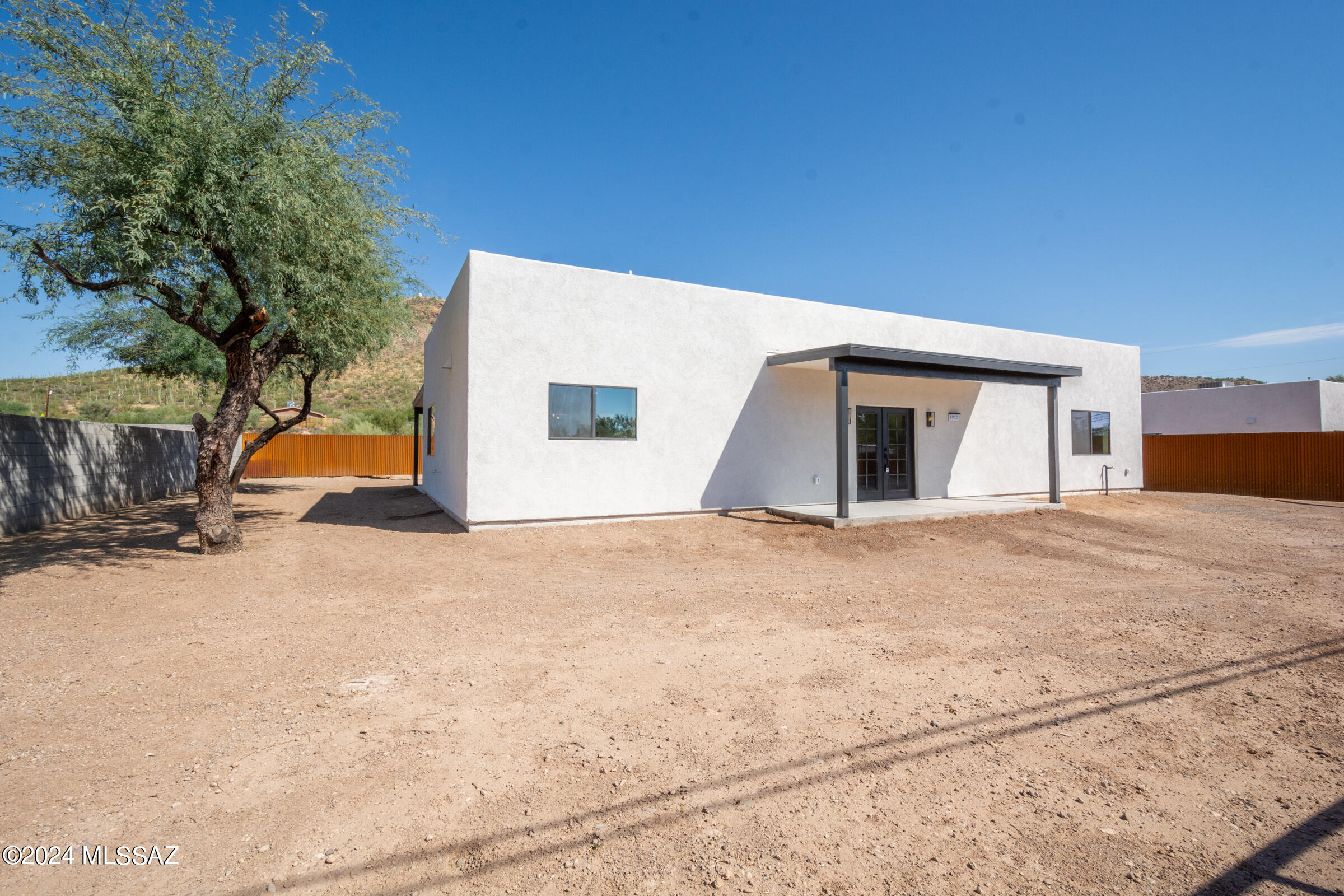 1920 W Pueblo Vista Boulevard