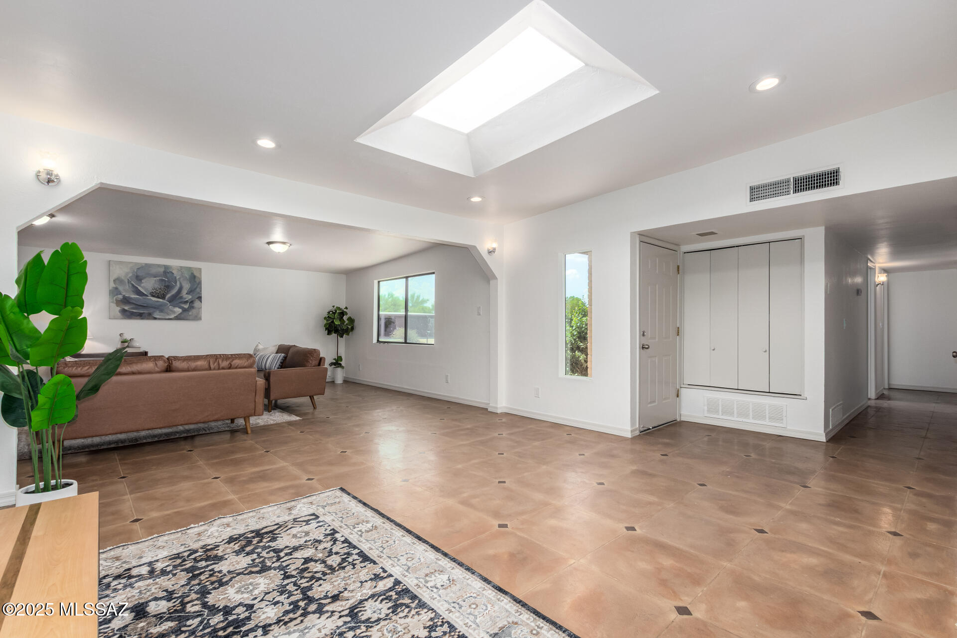 3004 W Gina Place