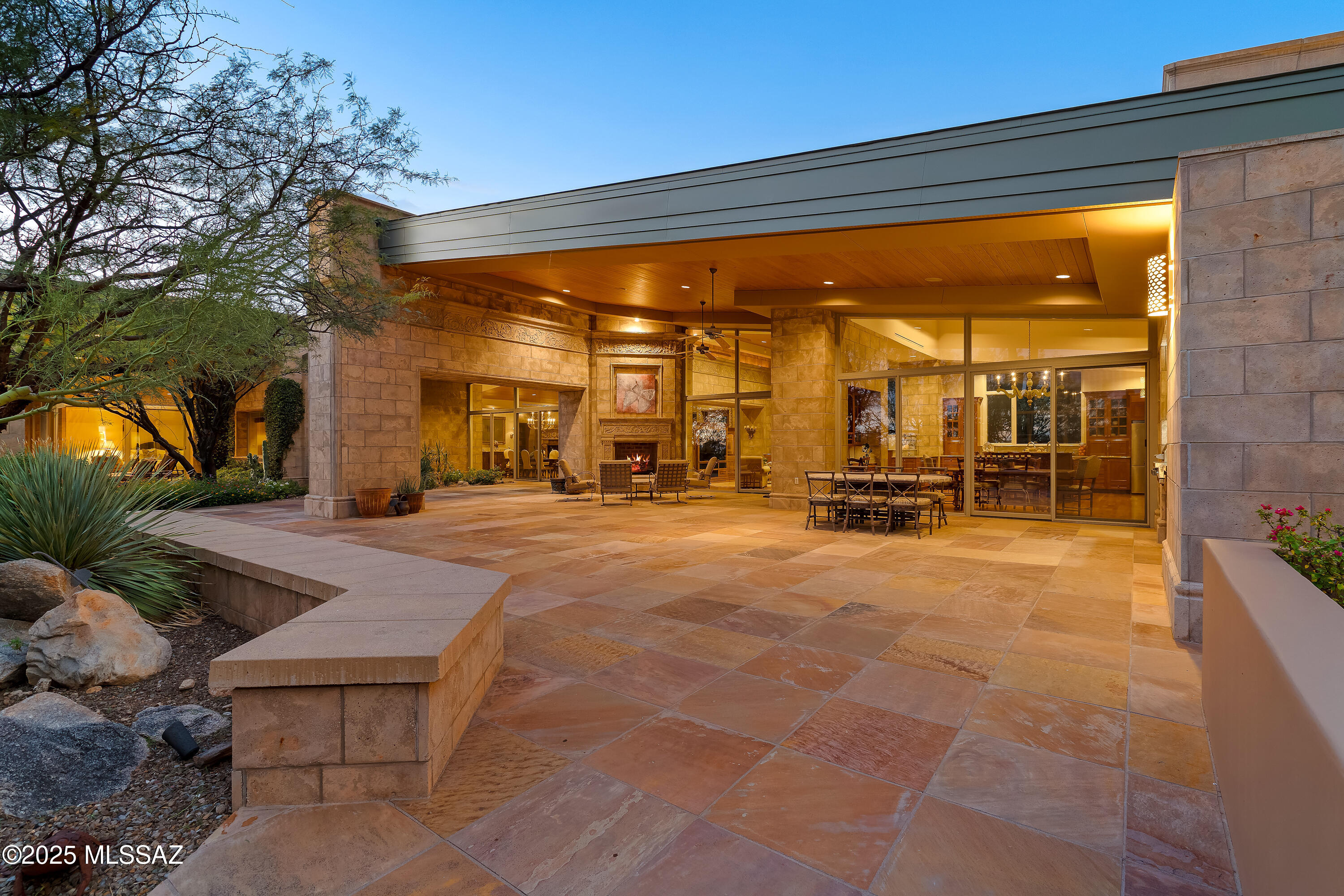 7301 N Secret Canyon Drive