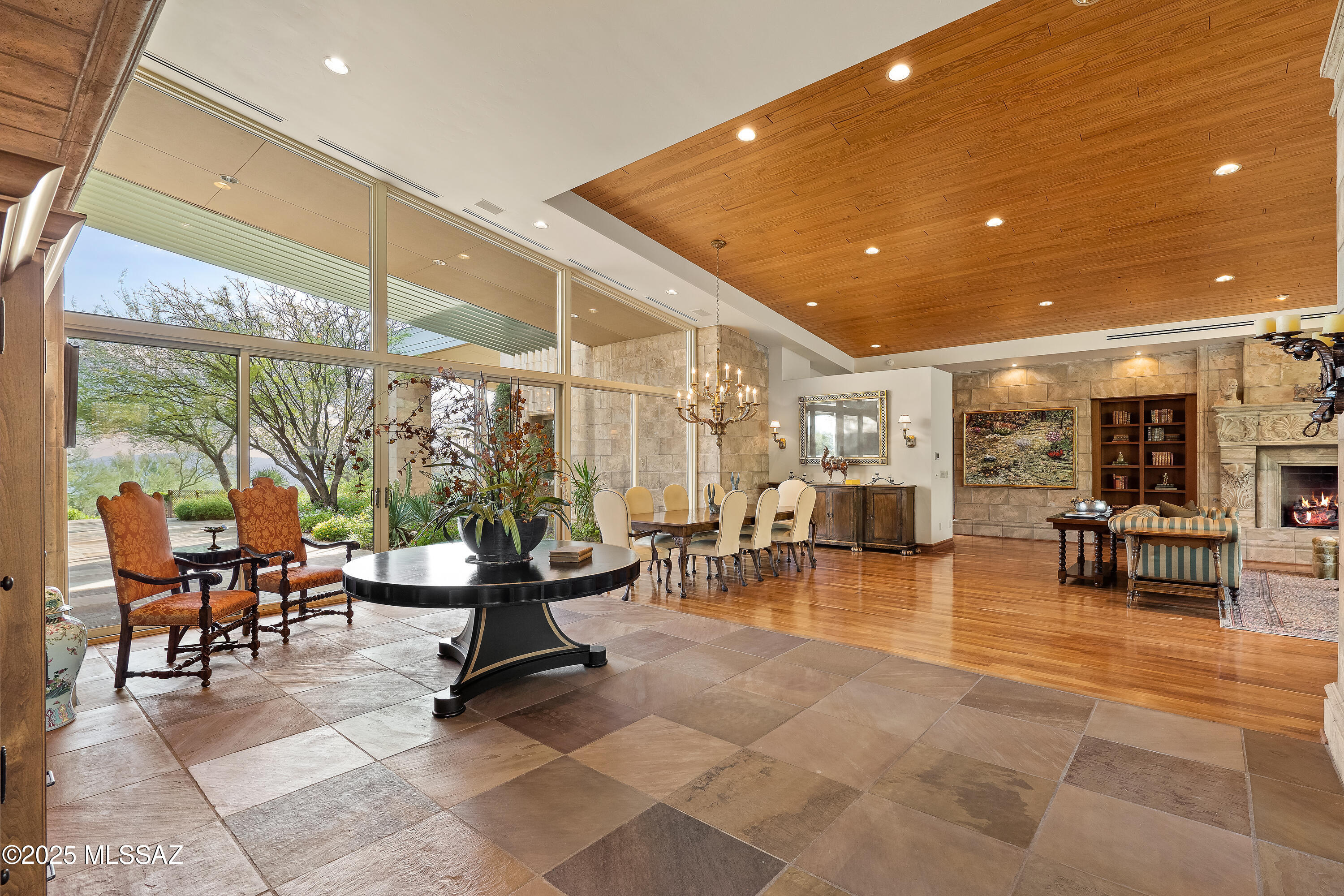 7301 N Secret Canyon Drive