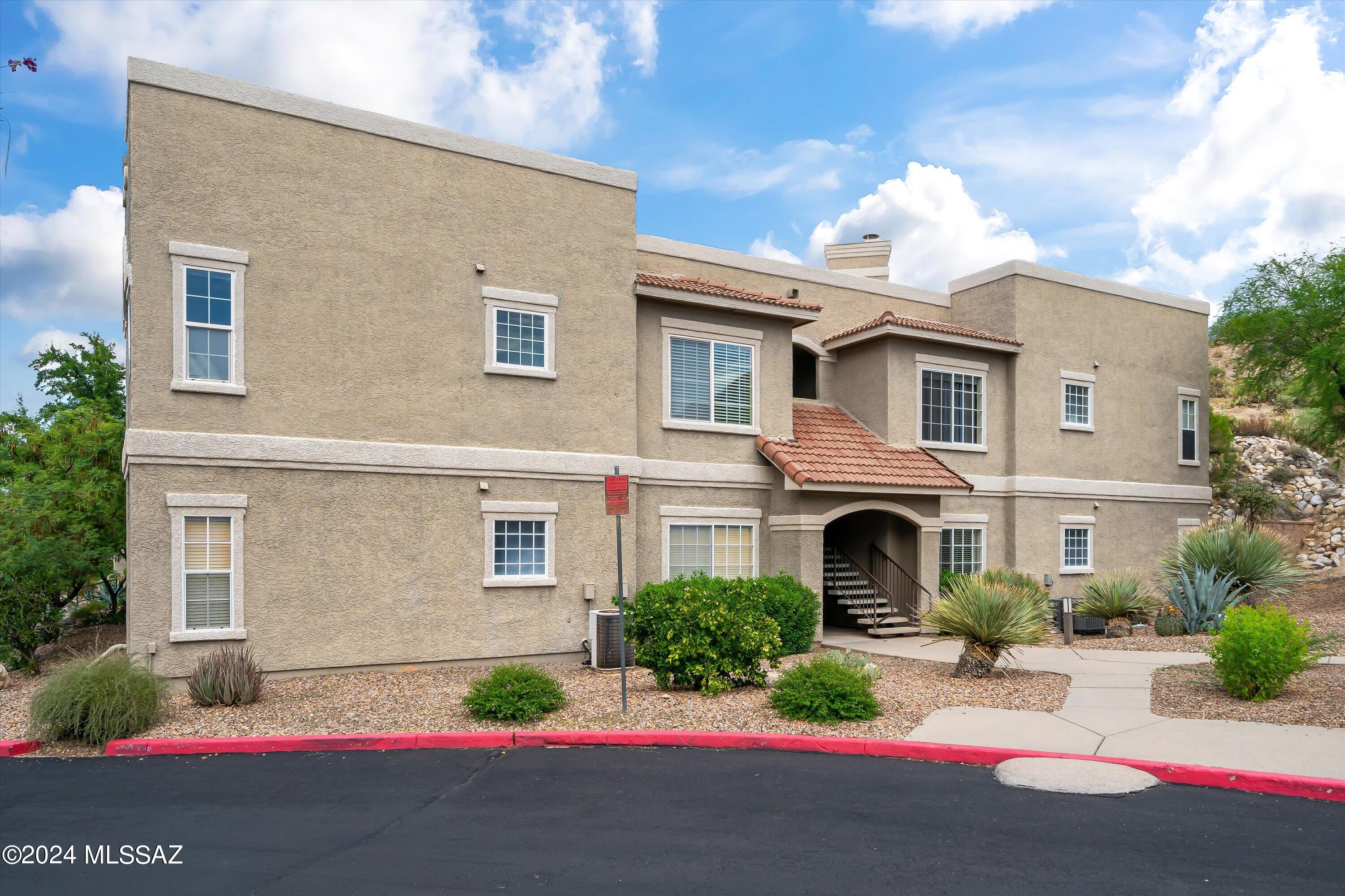 The Boulders at La Reserve Condominiums - Residential