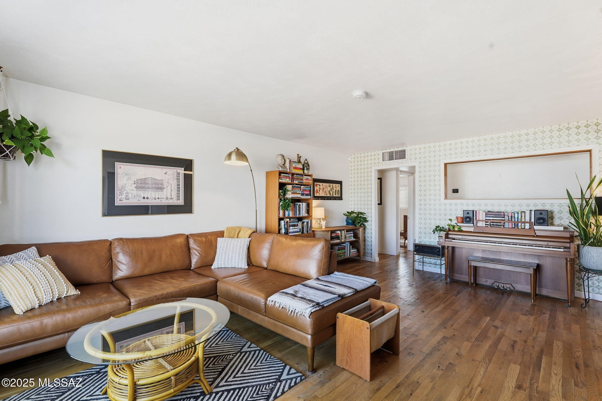 2414 E Eastland Street