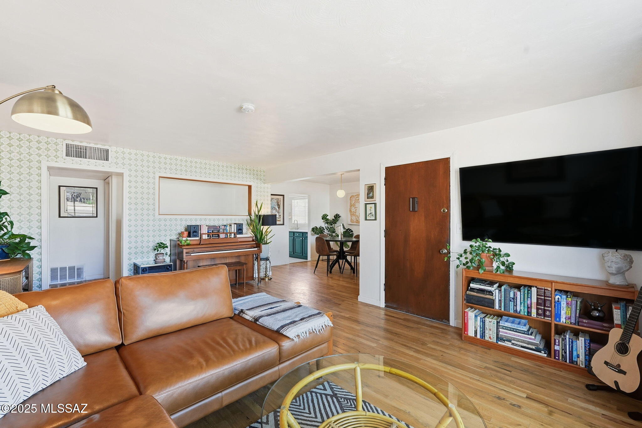 2414 E Eastland Street