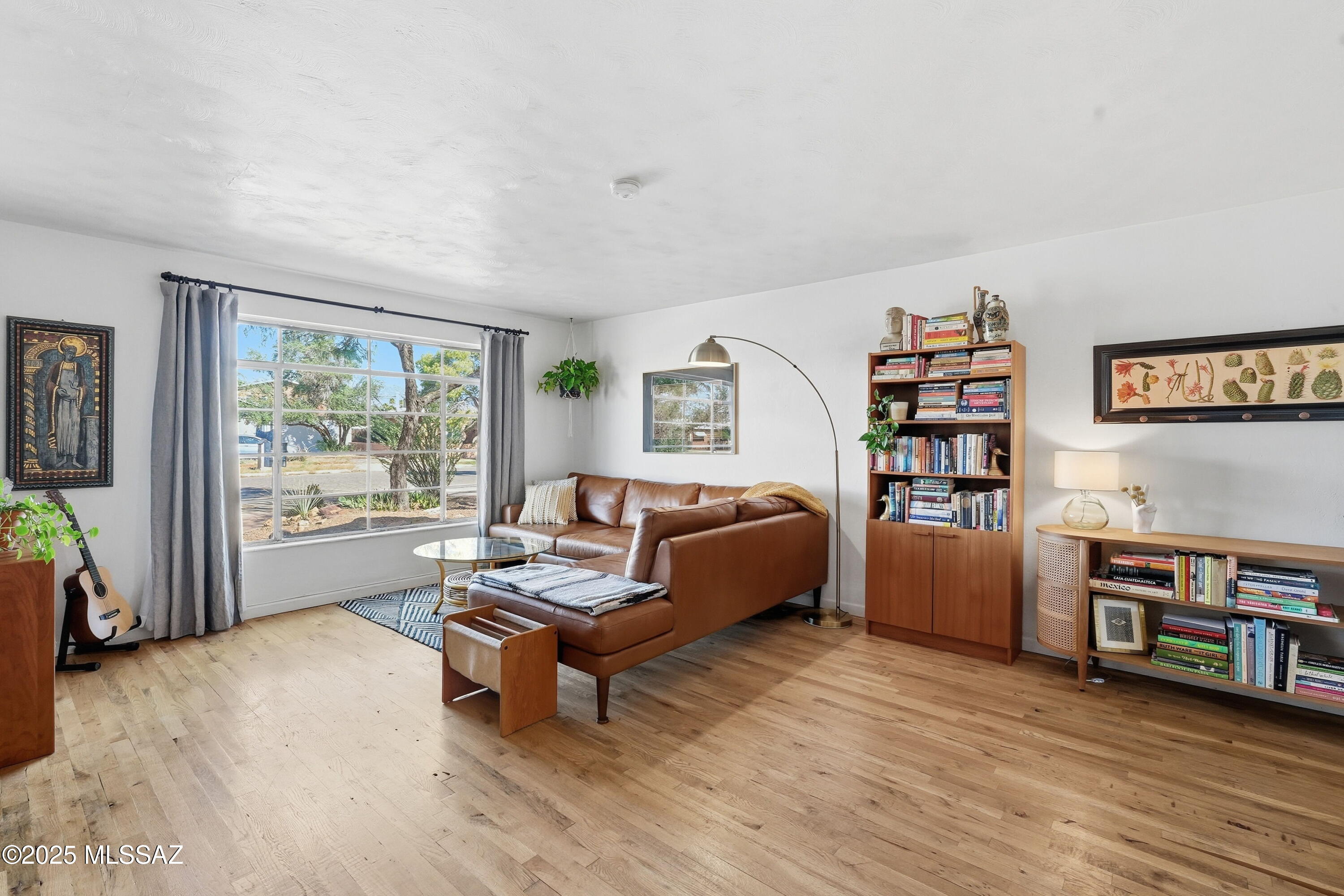 2414 E Eastland Street