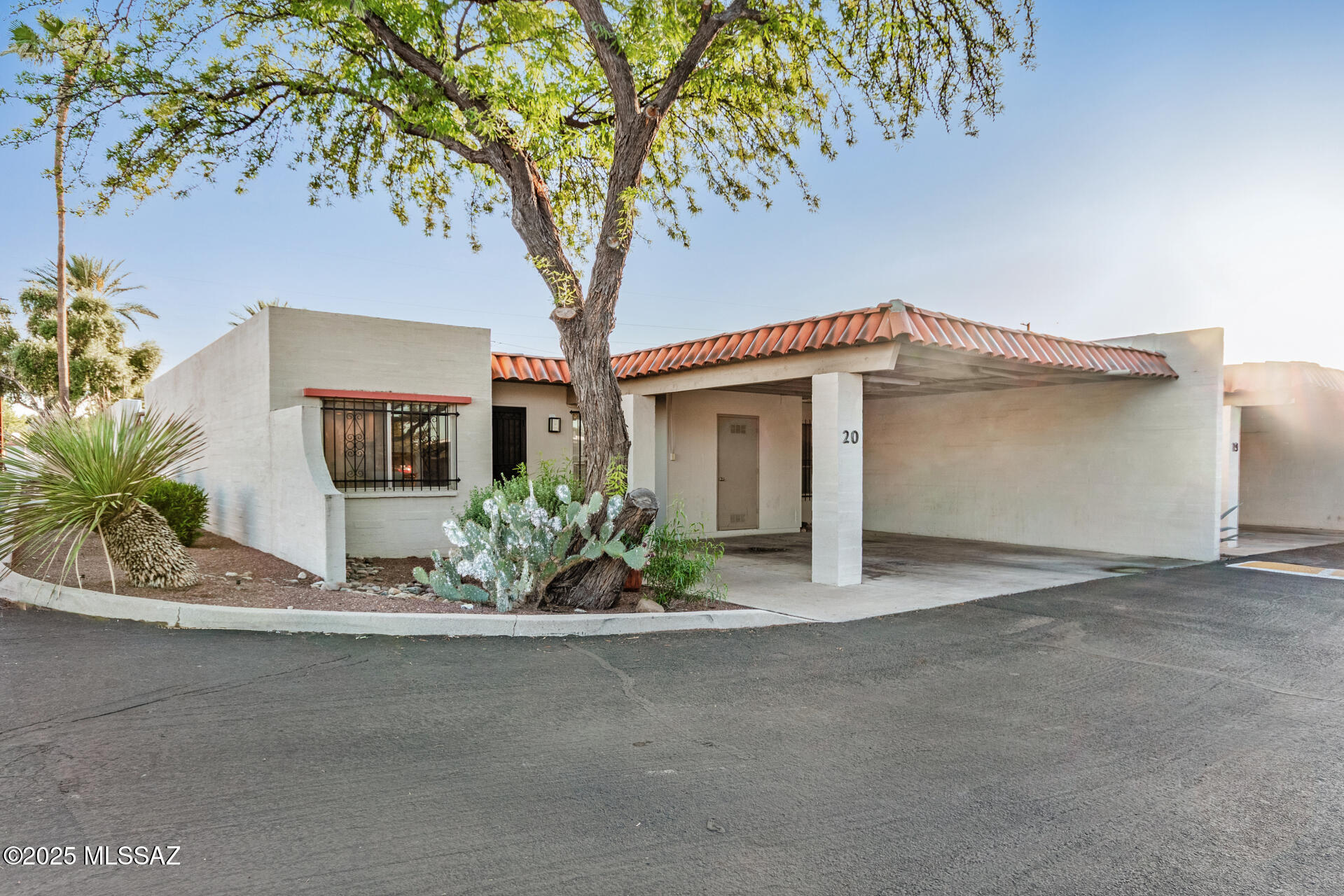 2525 E Prince Road 20