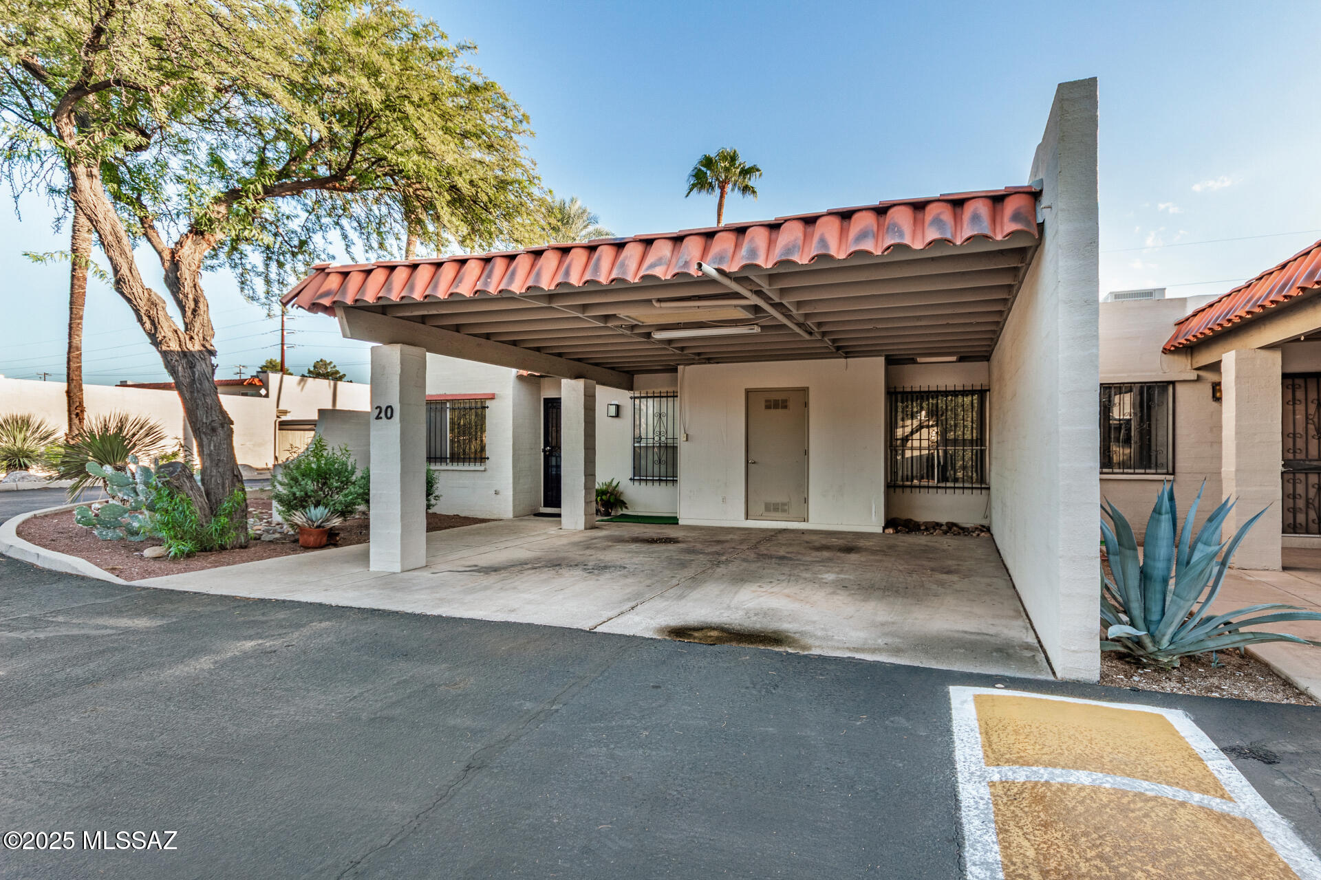 2525 E Prince Road 20