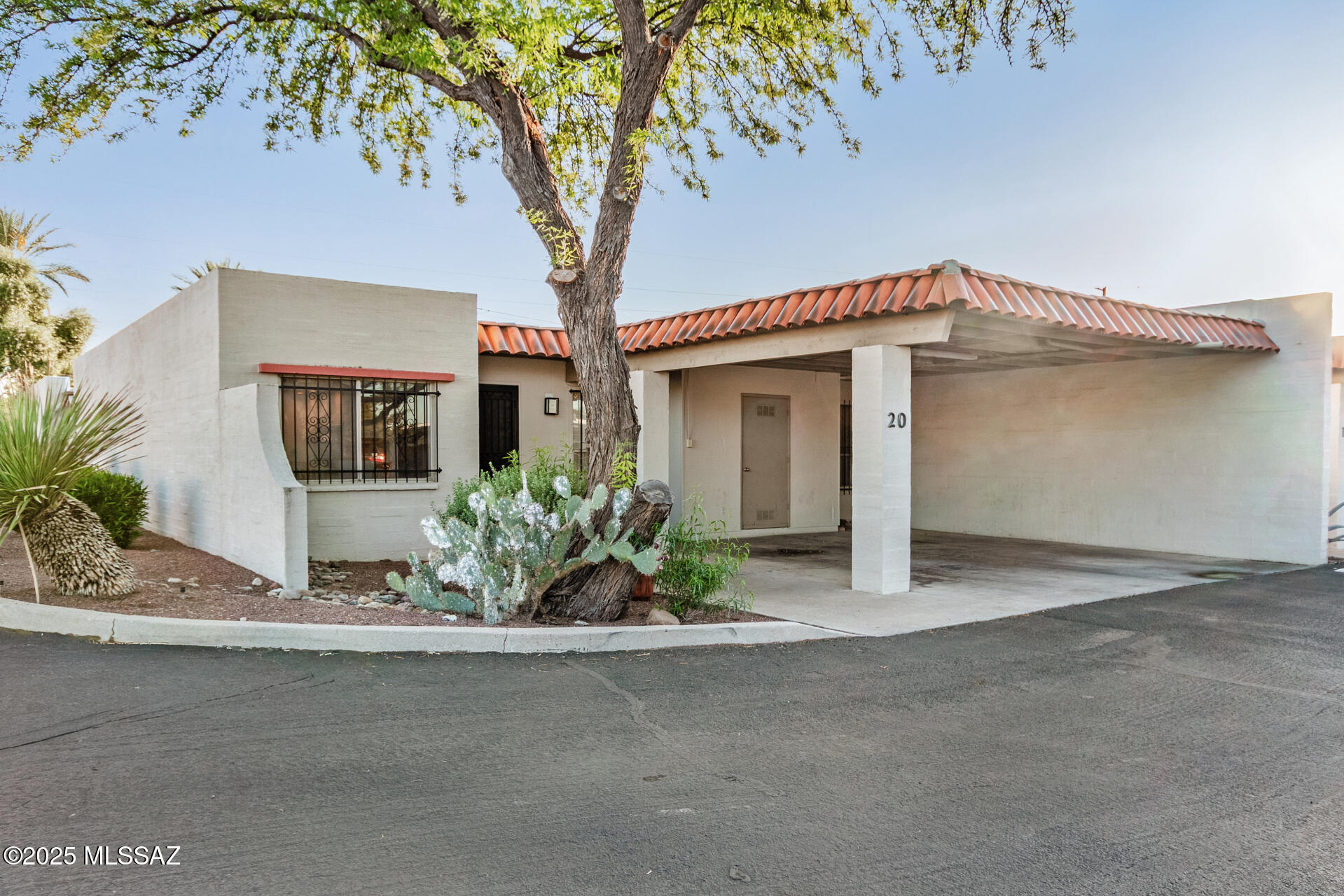 2525 E Prince Road 20