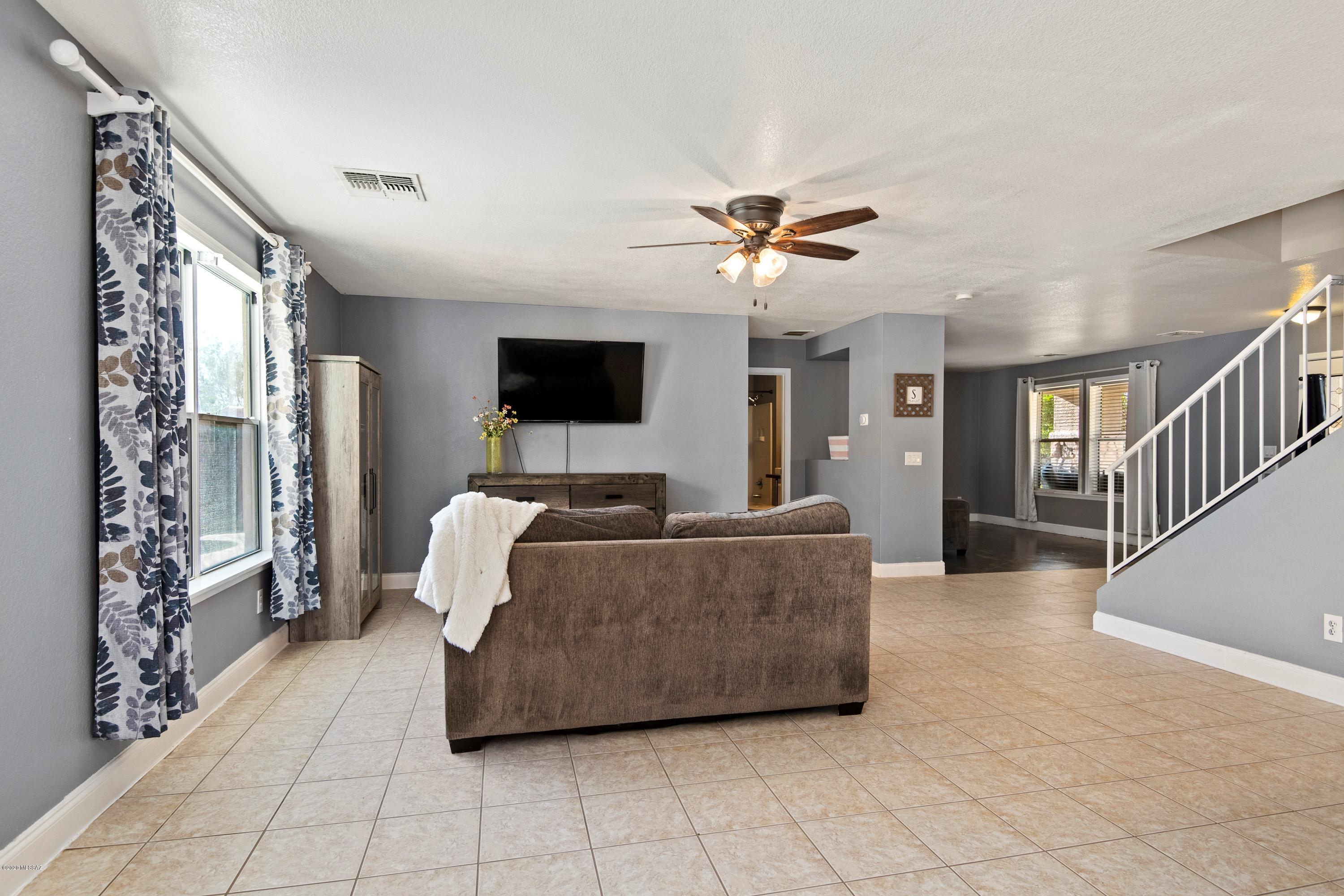 Black Horse (1-411) - Residential