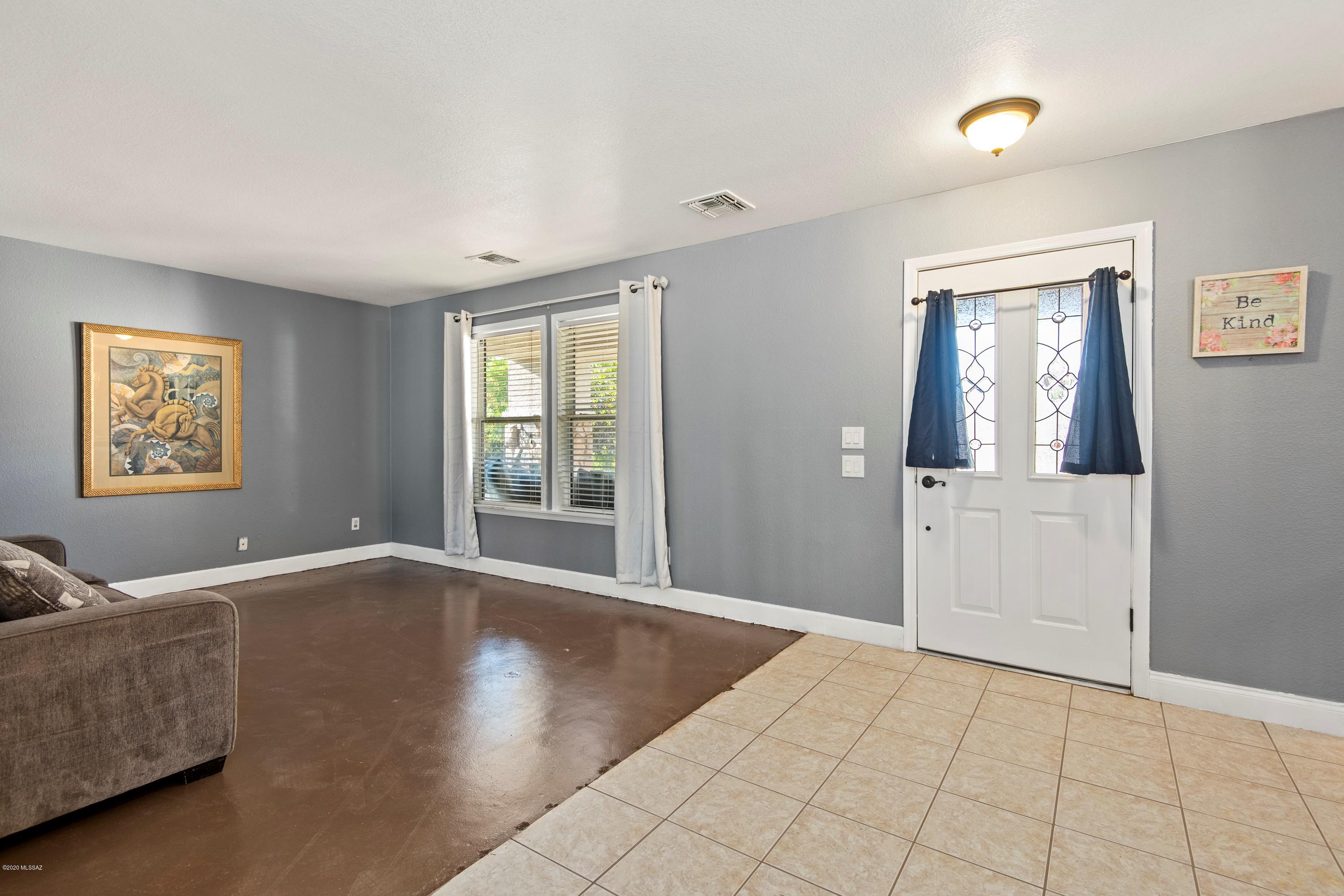 Black Horse (1-411) - Residential
