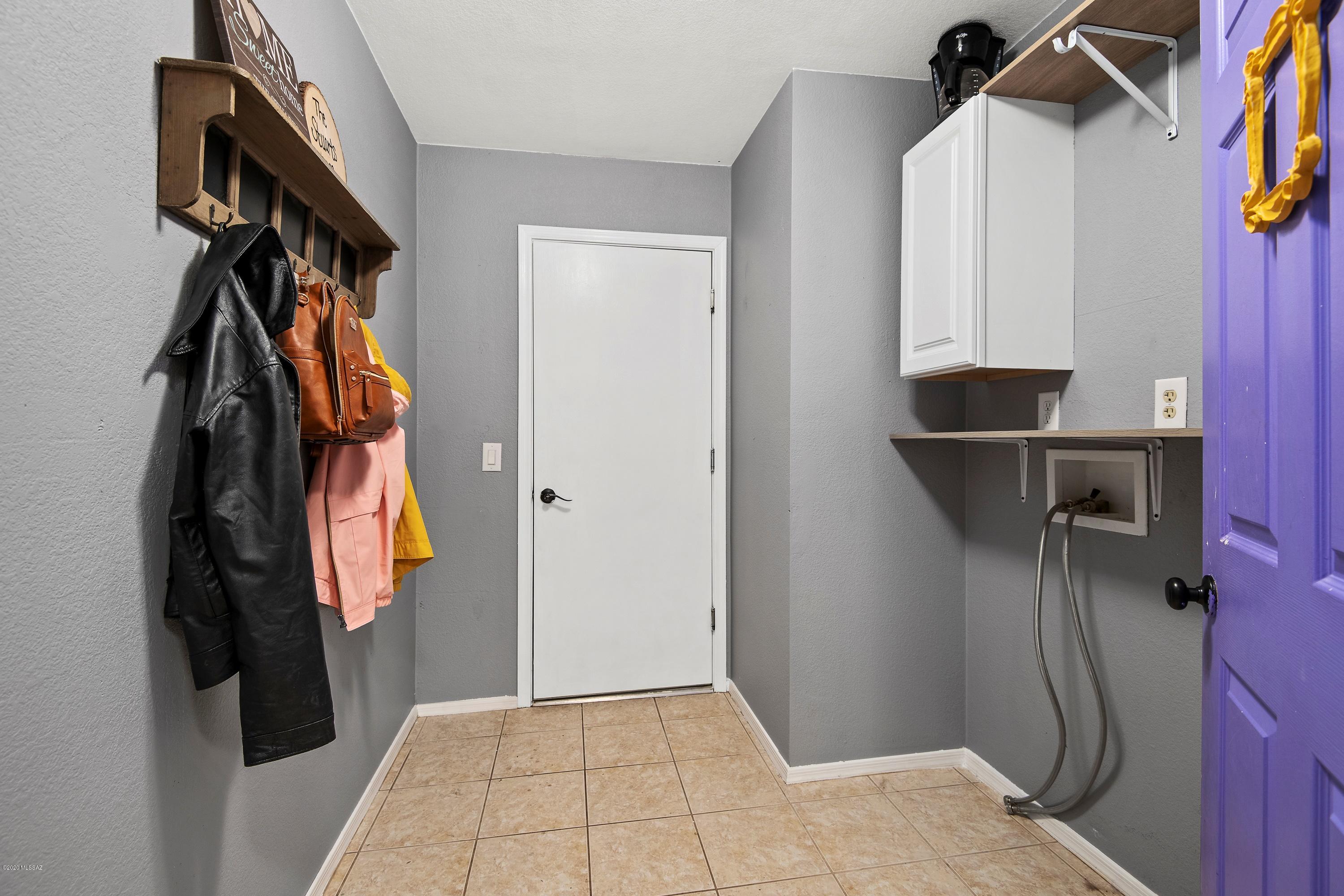 Black Horse (1-411) - Residential