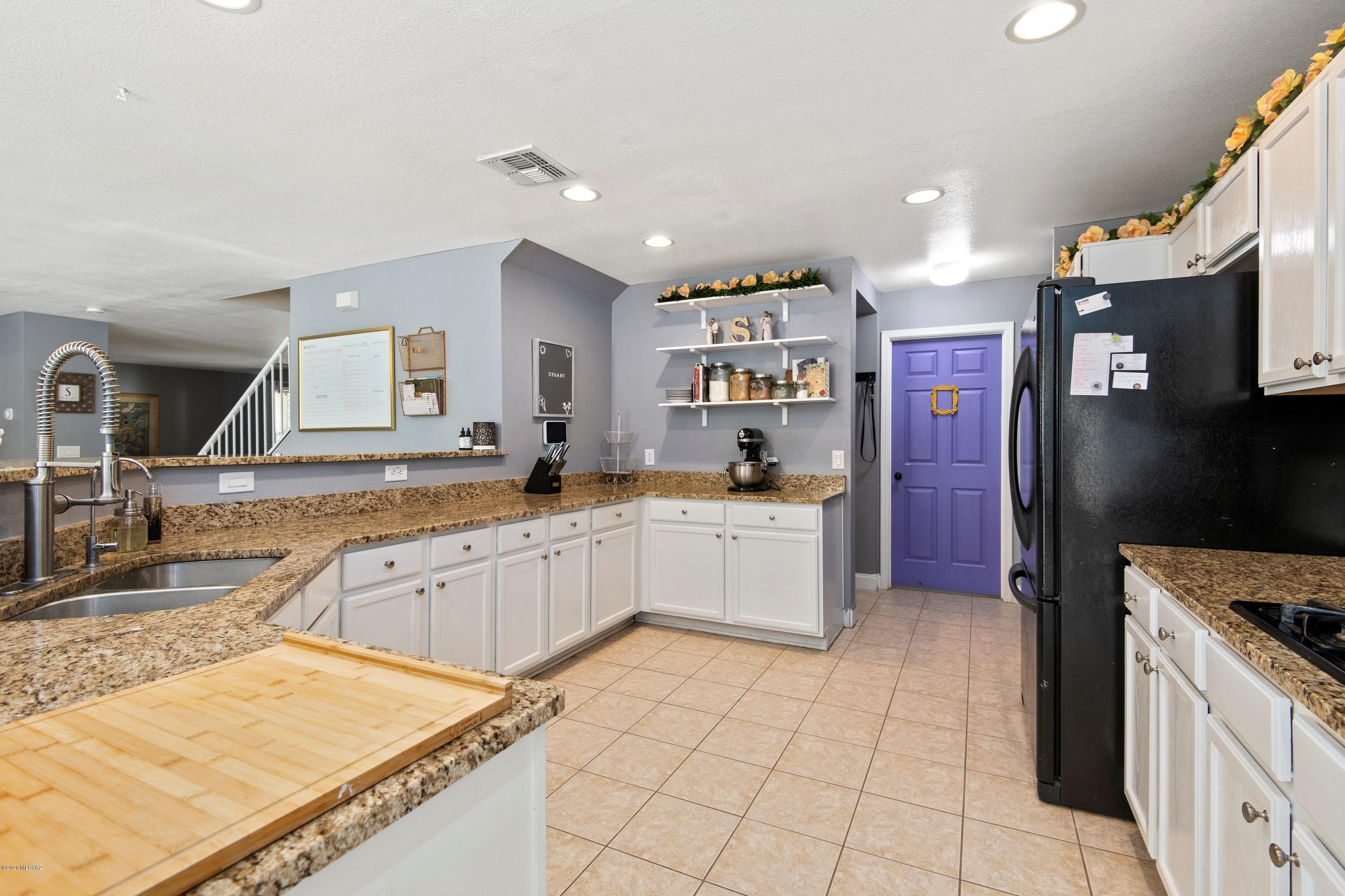 Black Horse (1-411) - Residential