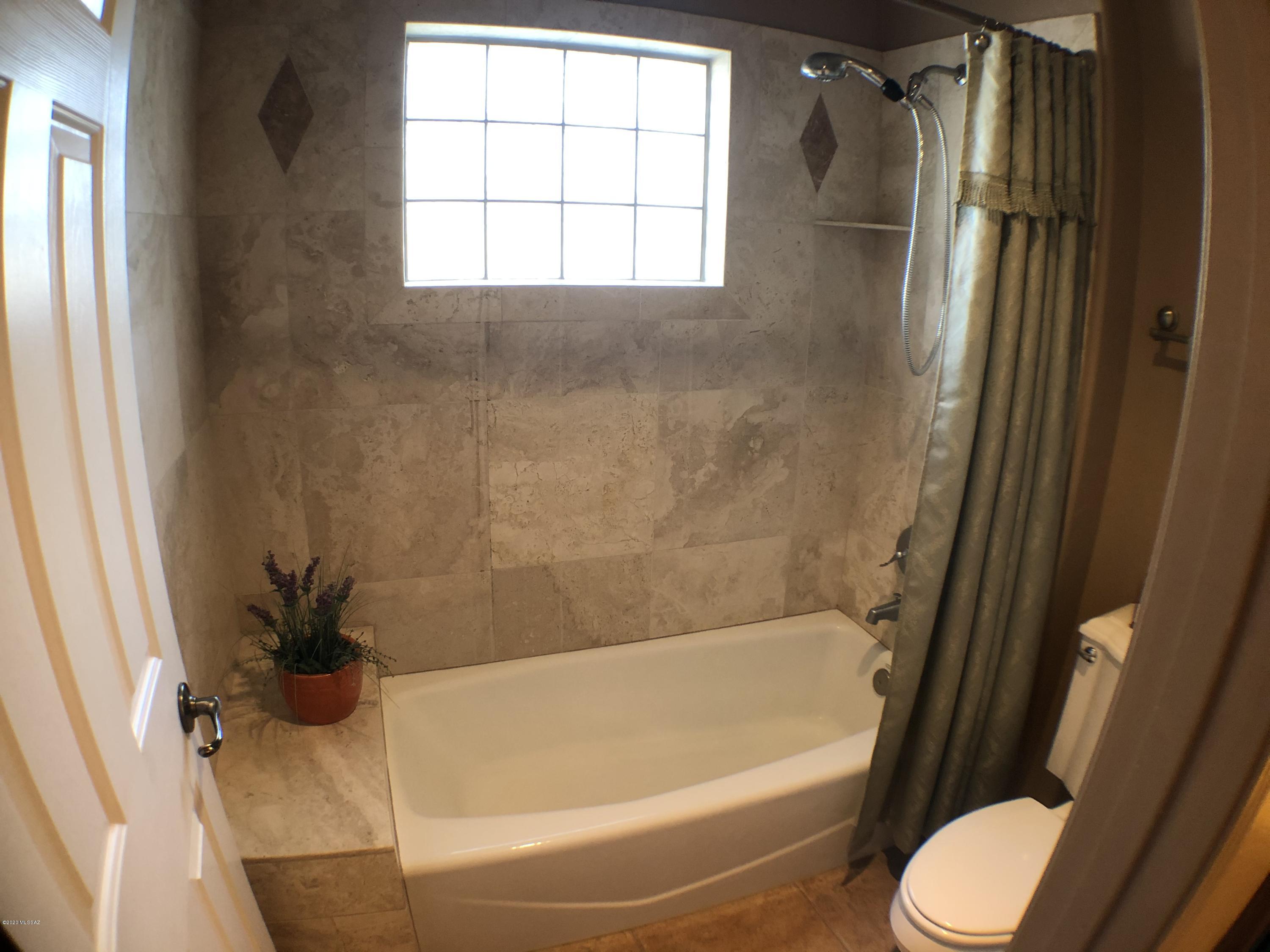 Coyote Creek (1-395) - Residential