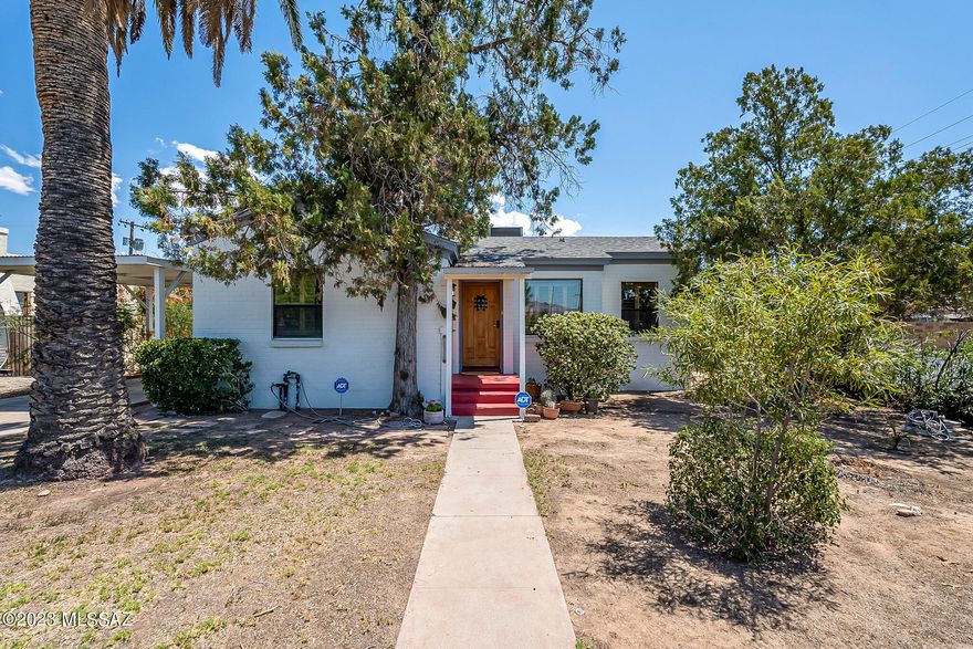 Charming mid-century bungalow in central! Main house has 2 beds/1 bath, fresh paint in & out, beautiful hard wood floors, updated windows throughout (w/plantation shutters), the galley style kitchen features butcher block counters and a great pantry, the AZ room offers a great flexible space. The detached guest house is a 1 bed/1 bath, fresh ext paint, w/kitchenette, mini split, & its own parking spot, ideal mother in law suite or perfect for generating rental income! Call today to schedule your private tour!