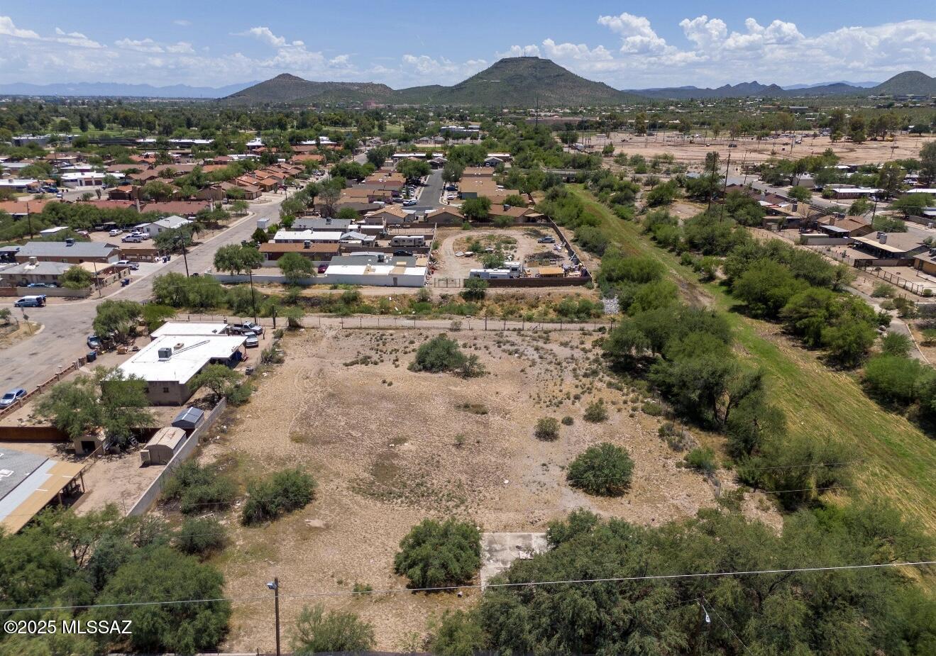 El Rio Acres - Land