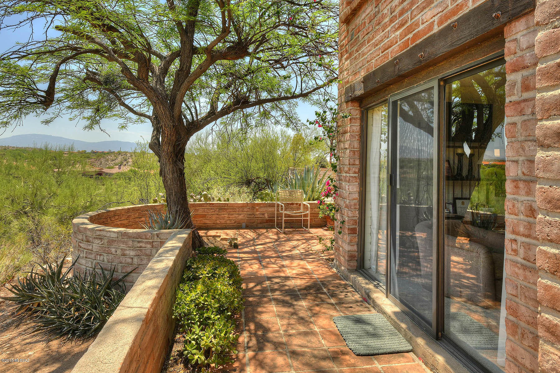 Las Cumbres (1-16) - Residential