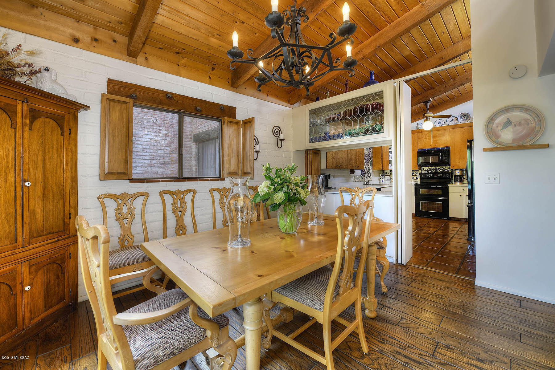 Las Cumbres (1-16) - Residential