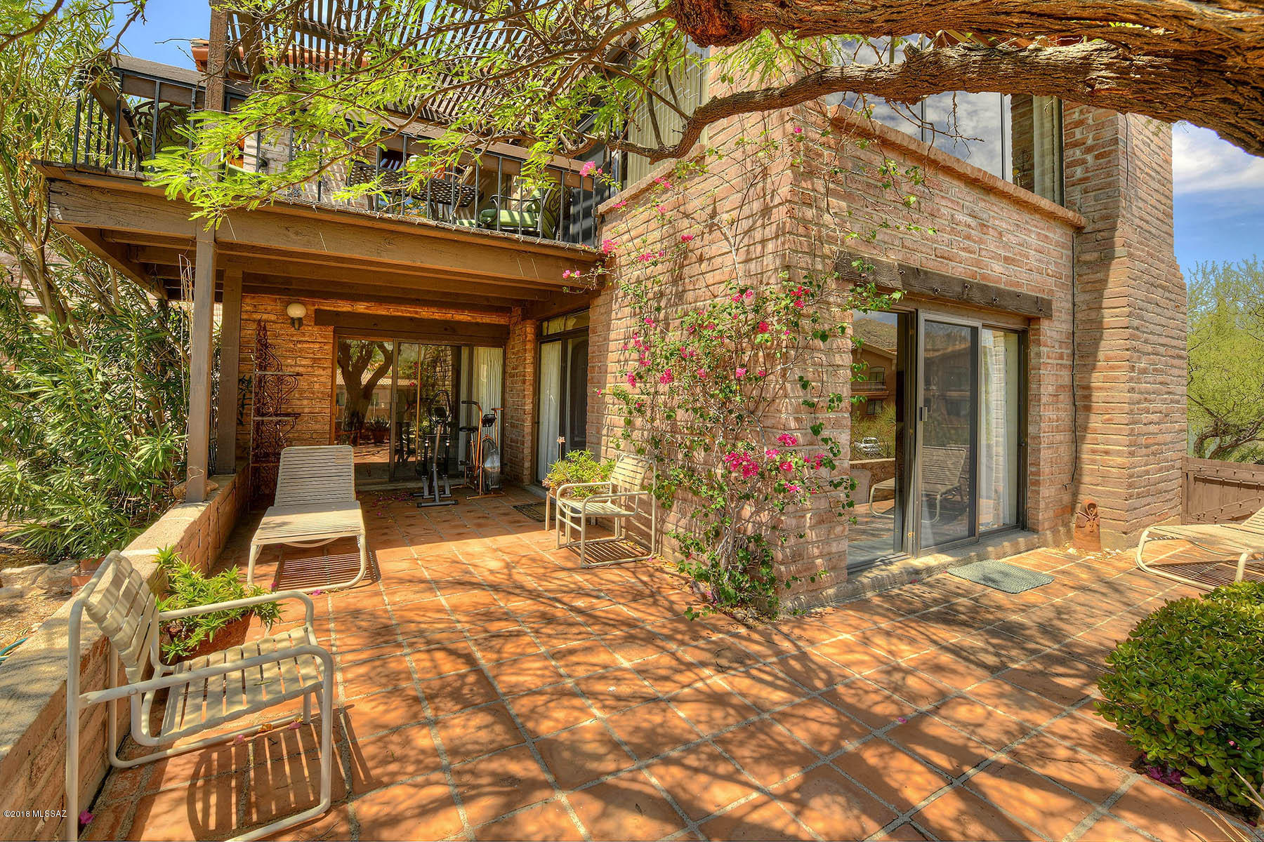 Las Cumbres (1-16) - Residential