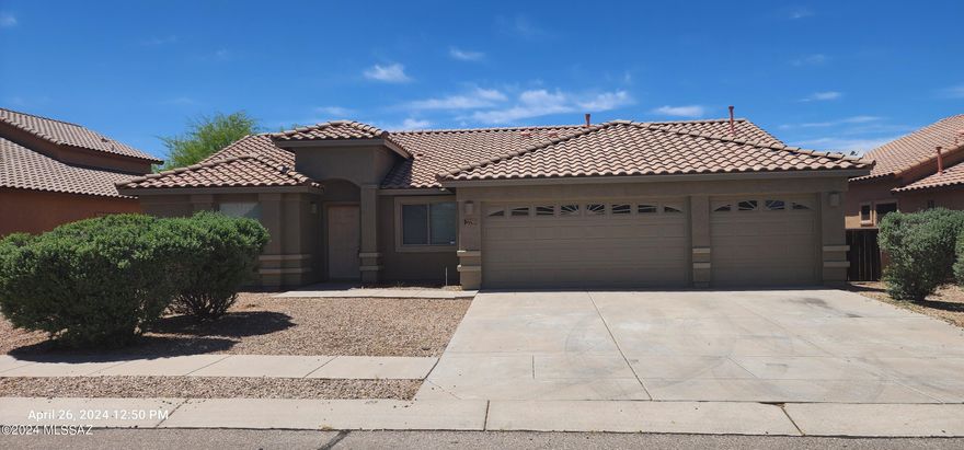Conveniently located 4 bedroom 2 bath home located near Raytheon, UA Tech Park, DMAFB, Amazon. Enjoy the spacious kitchen perfect for culinary adventures. Home boast a split bedroom floor plan, large 3 car garage, newly  painted exterior, neutral two tone interior paint, and pool sized back yard. Don't miss out on this opportunity to make this your home.