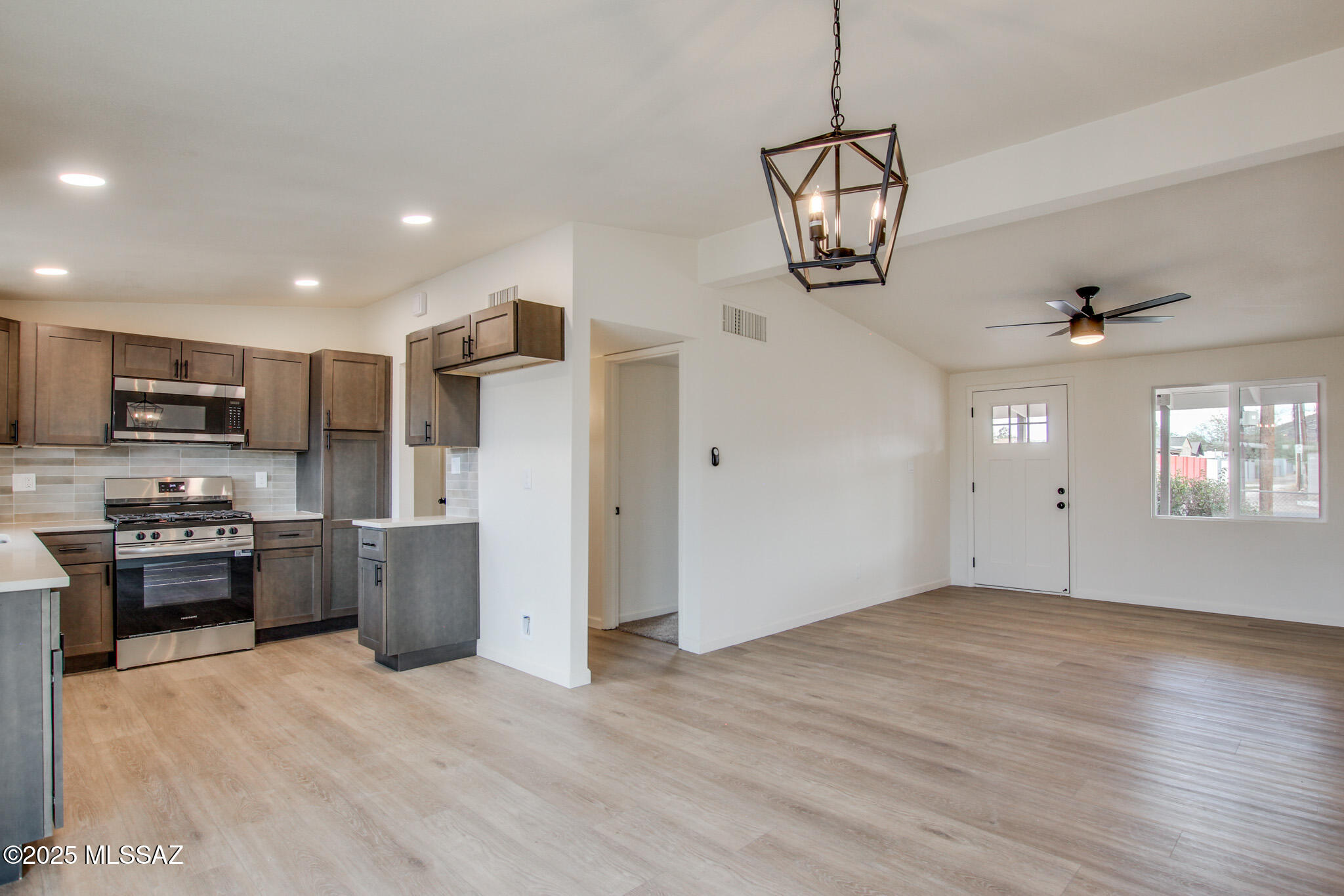 1220 W Fresno Street